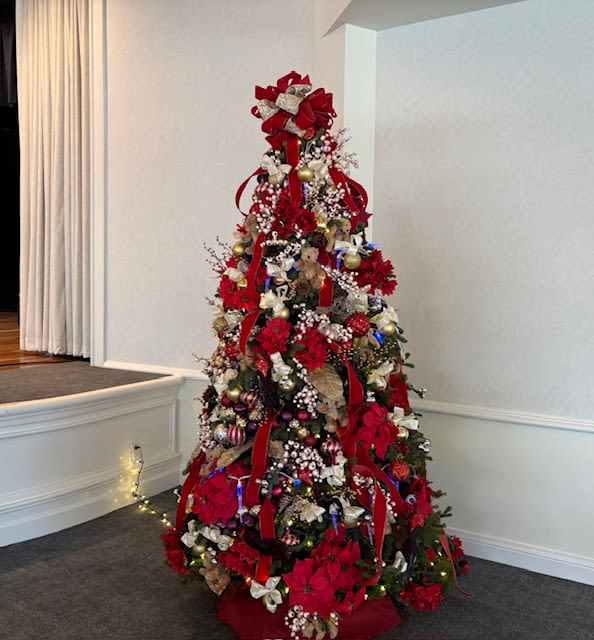 Lovely Chrismas Tree - We will pick up a tree(Your choice of fresh or artificial), deliver to the location, decor the tree with your scheme, and at the end of event we will pick up the tree and clean up as well Tree heights : from 6 ft to 9 ft