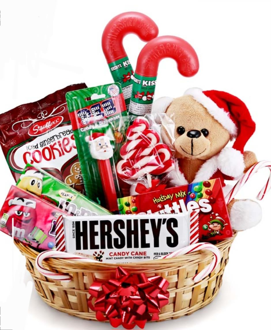 Christmas Goodie Gift - * Picture is for illustration purposes only* Send some holiday treats for friends, family or co-workers to enjoy.  Variety of gift will vary for each gift is individually created.  If there are special treats you would like to be added please state in special instructions.