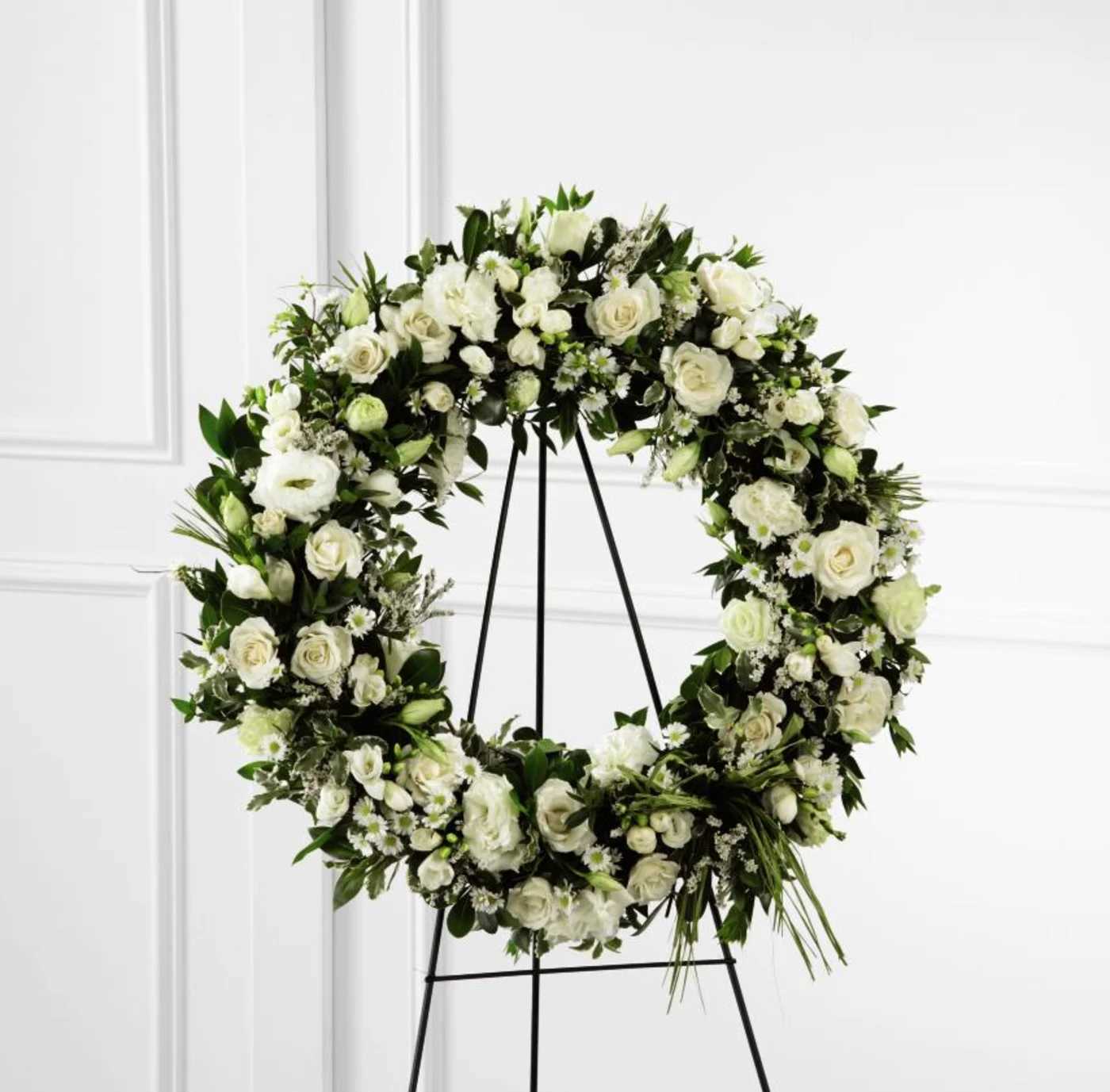 Splendor Wreath - Splendor Wreath is a symbol of lasting love and kinship, whether for the deceased or in comfort of those suffering from a loss.