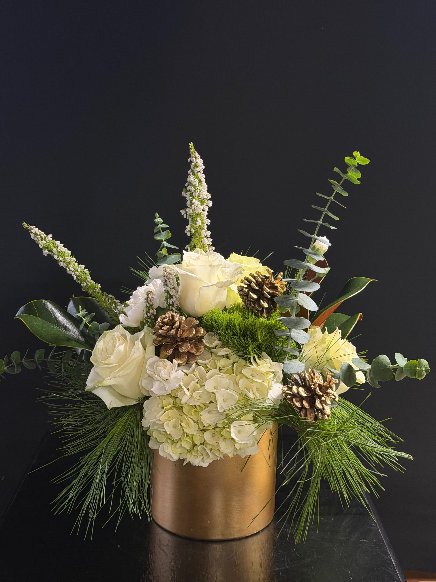 Winter Magnolia Glow - White and gold winter florals.