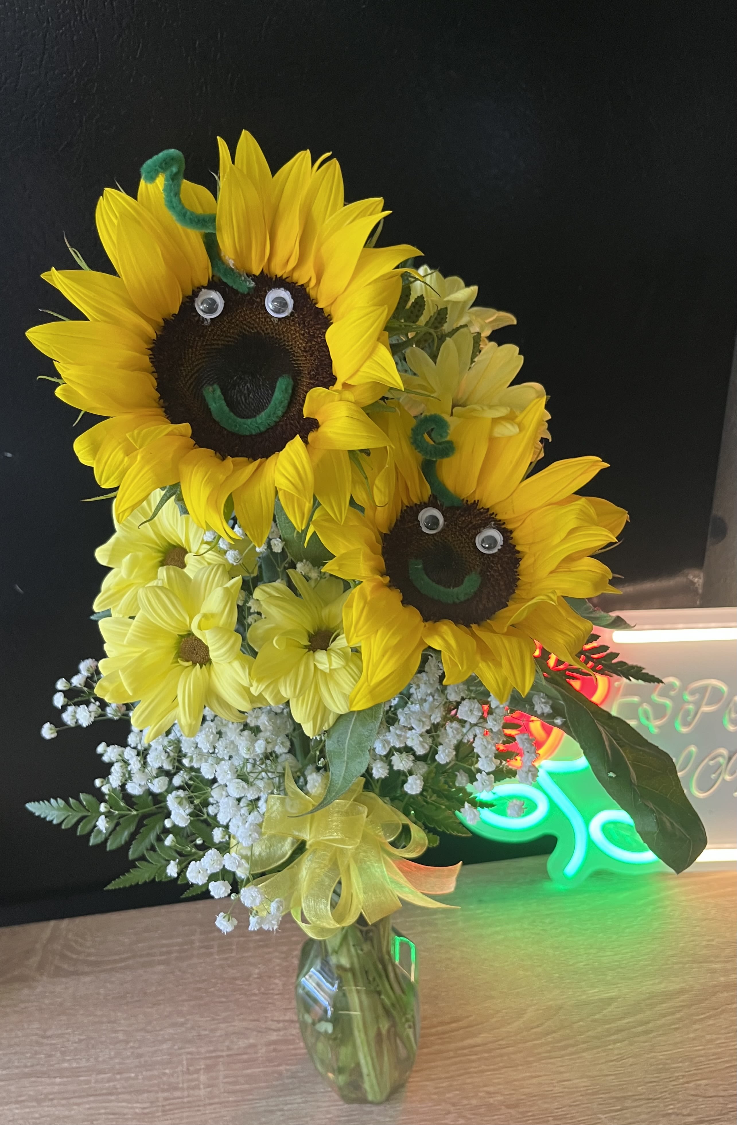 Happy Sunflower  - two sunflowers with Daisis 