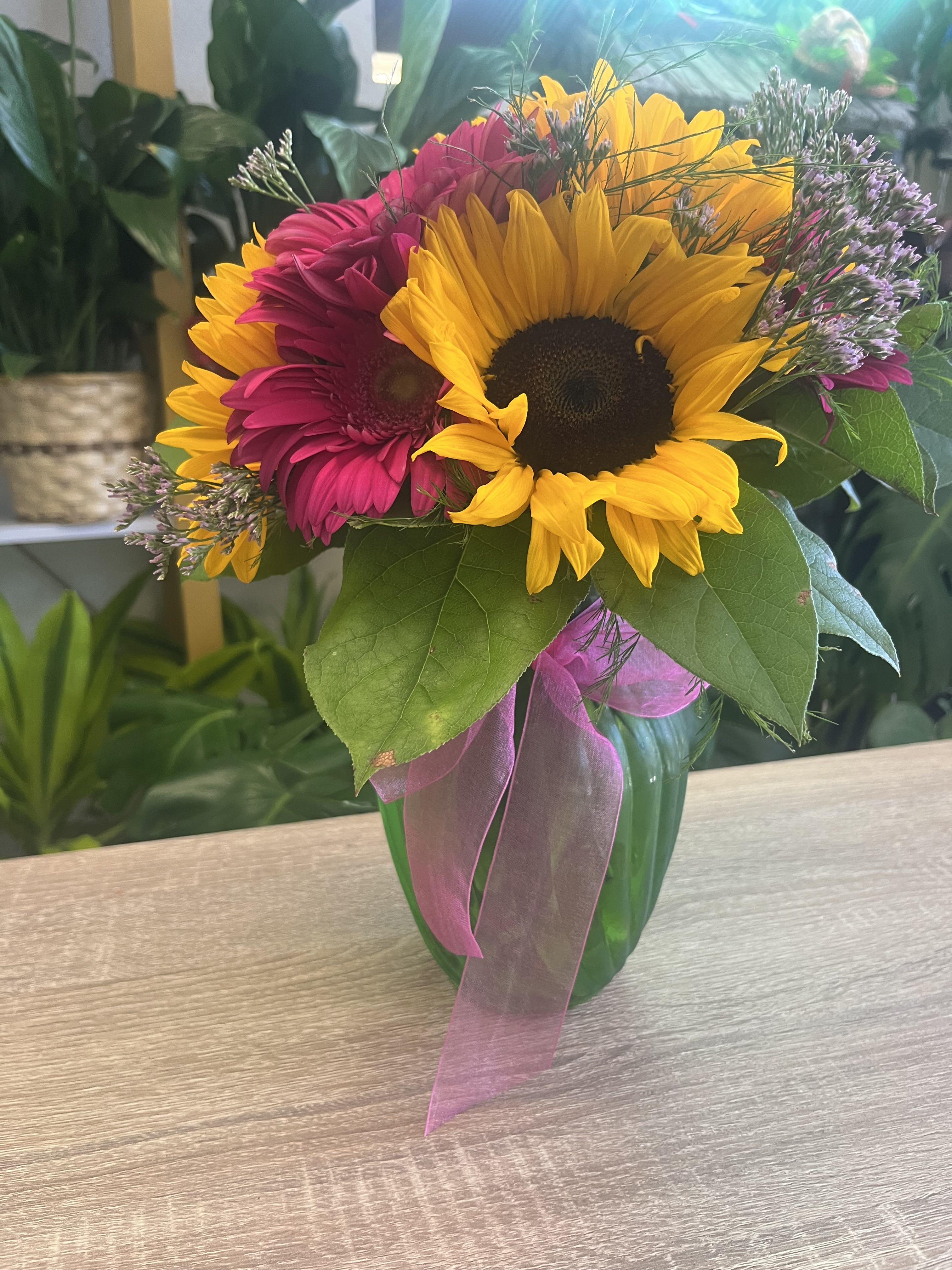 Sunflower bunch  - Fresh sunflowers and gerber in lemon leaves 