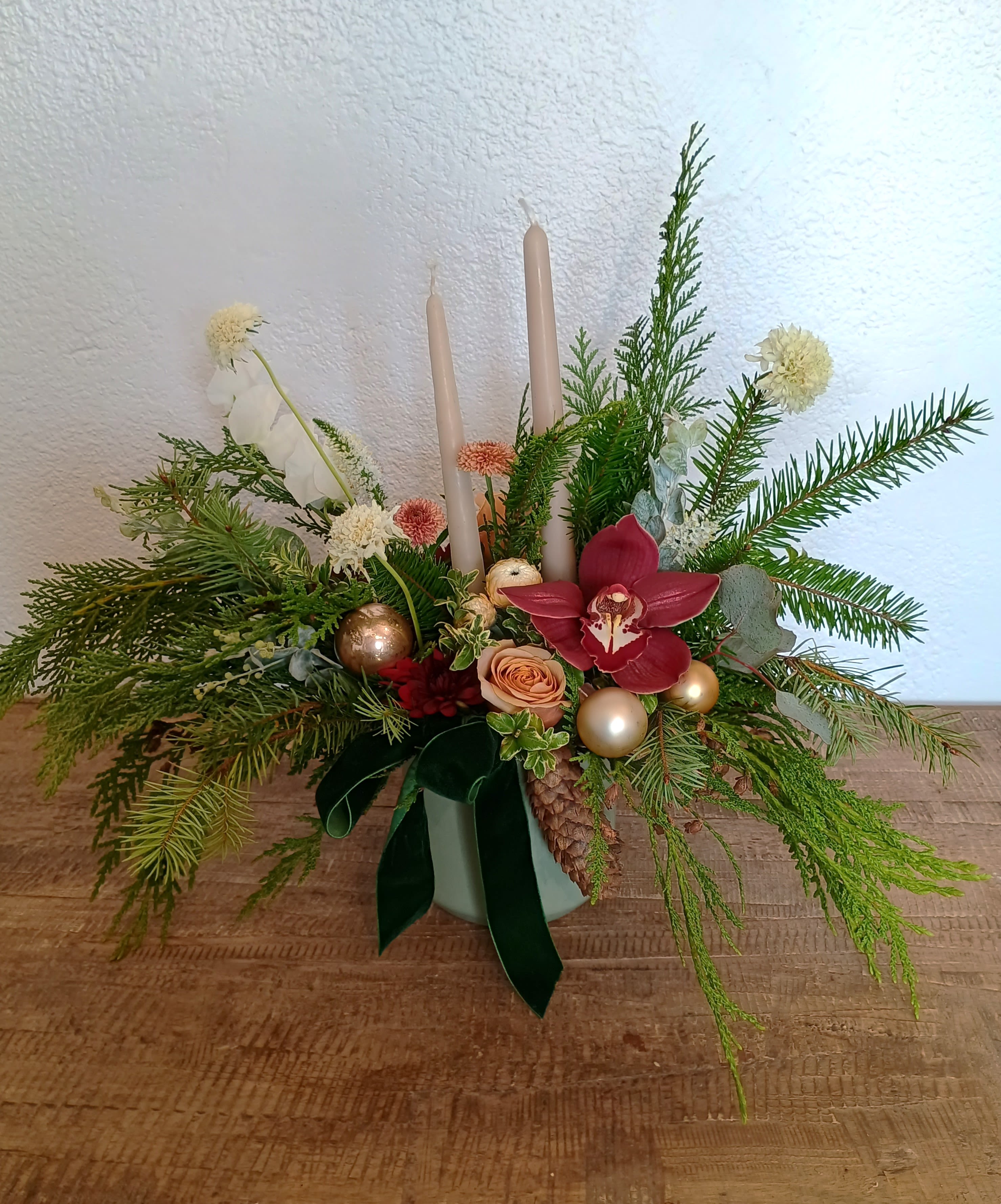 Cozy Holidays - The perfect arrangement to have on your dinner table these holidays! 
