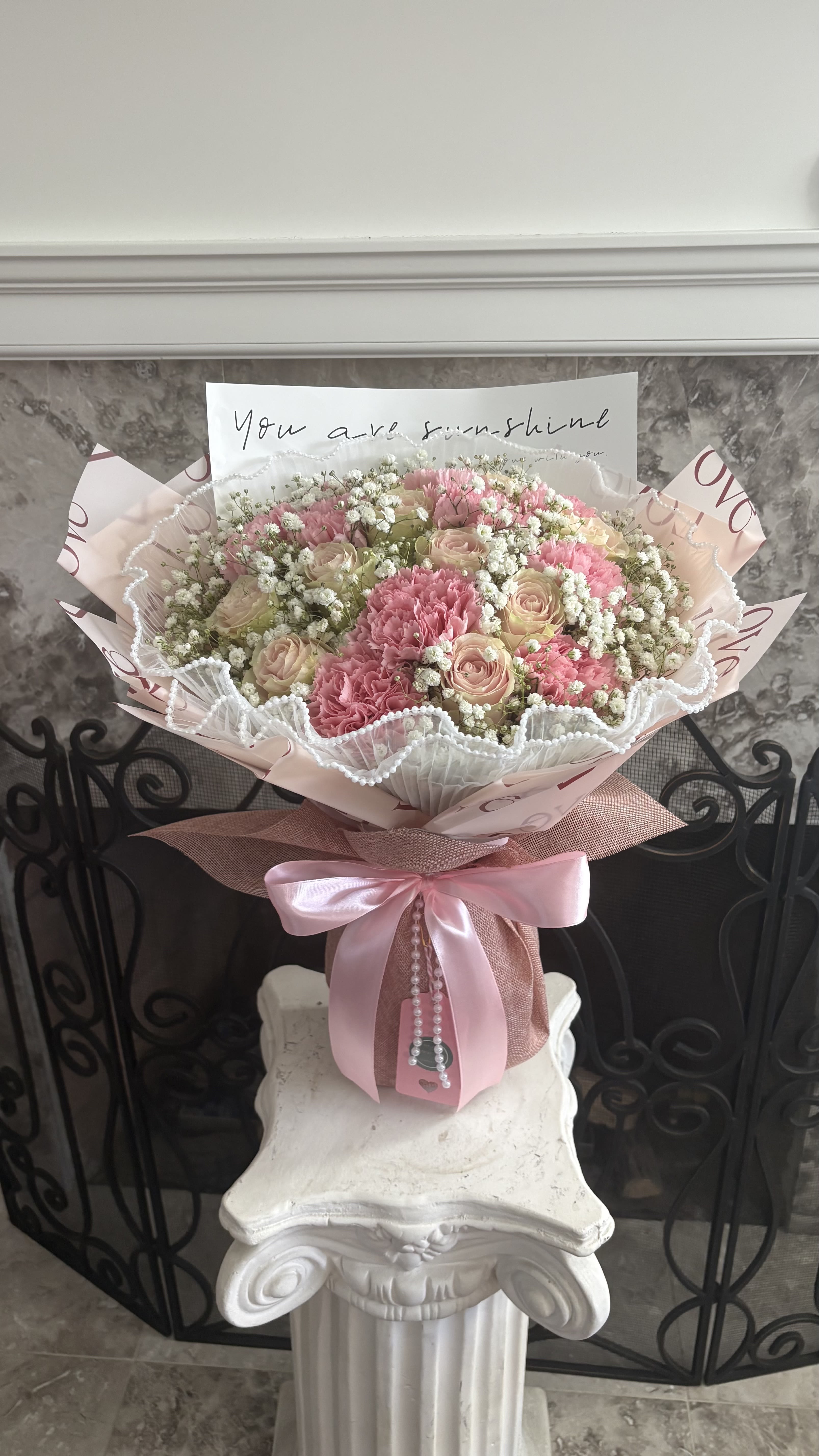 Linen Wrap Suzie's  Signature : You Are Sunshine  - 10 Pink Roses 10 Pink Fancy Carnations With Baby Breathe   Linen &amp; Waterproof Paper Wrap. 16"H x 15''W