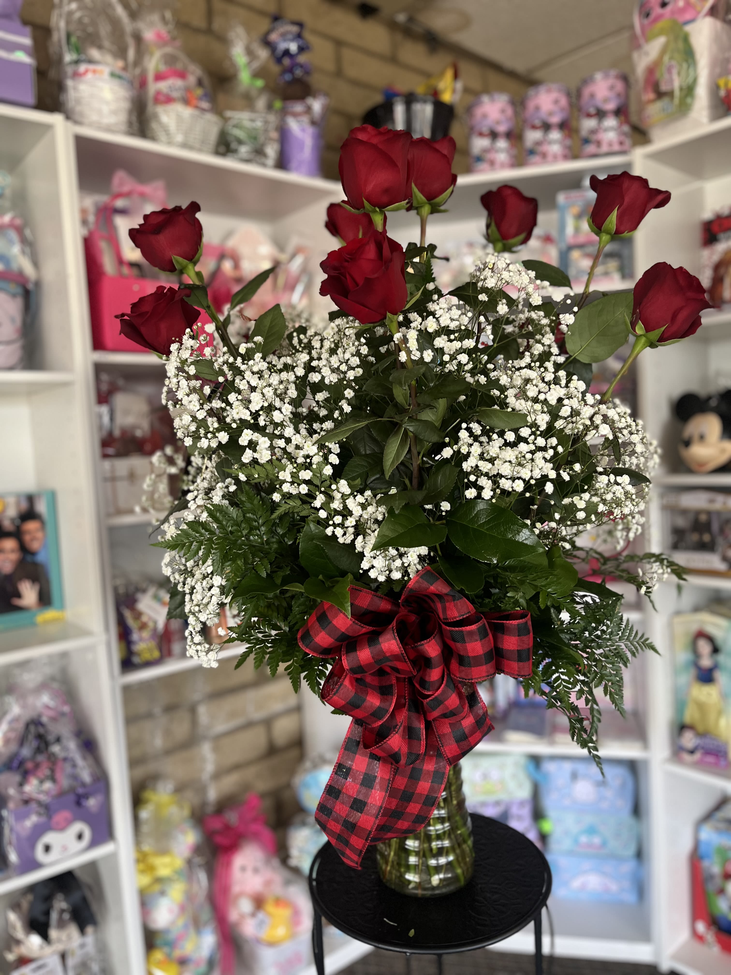 Beauty Red  - fresh 12 red roses 