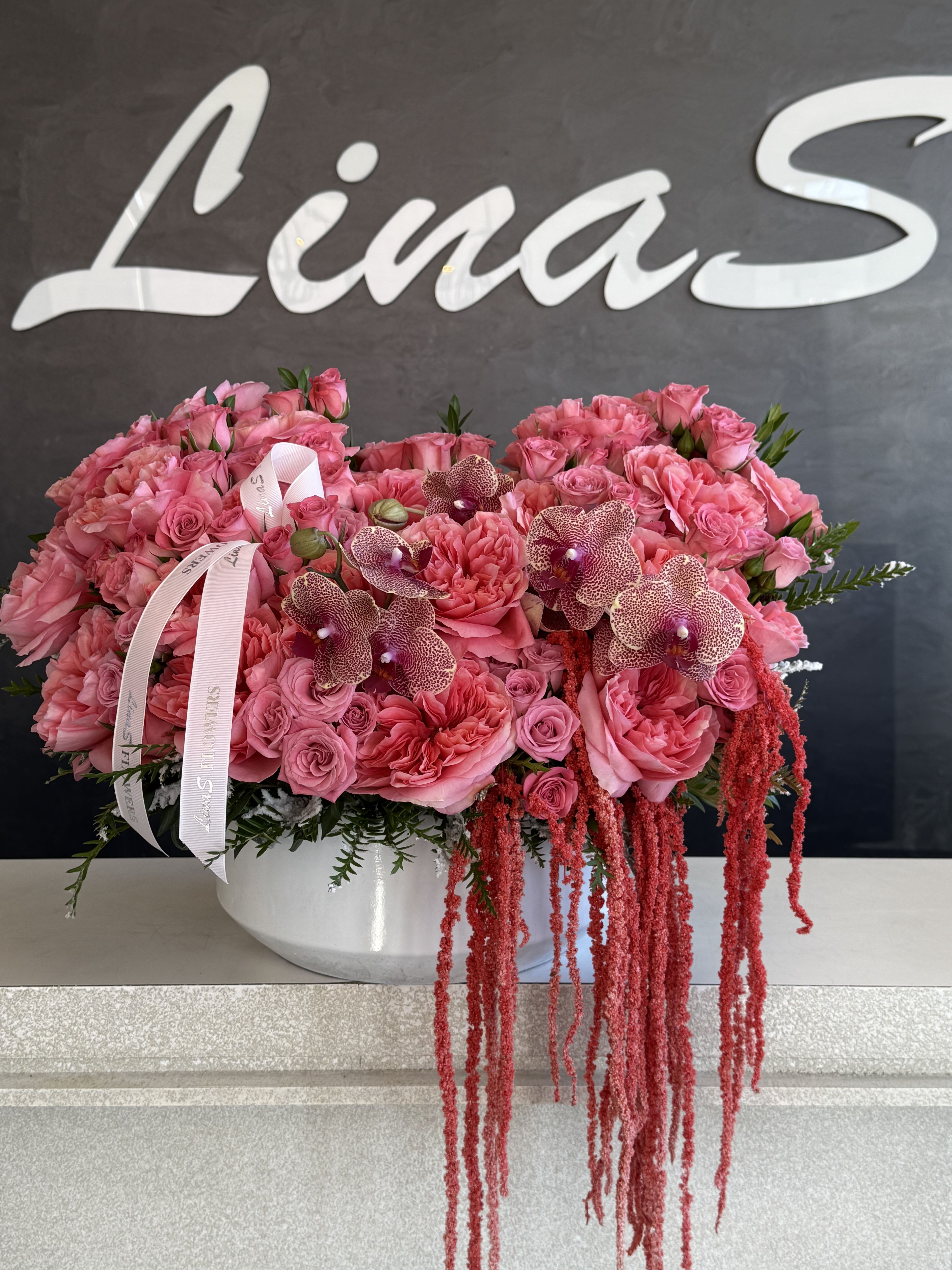 Garden roses &amp; amaranthus - Garden pink roses paired with cascading amaranthus — a delicate composition inspired by natural elegance and garden romance.
