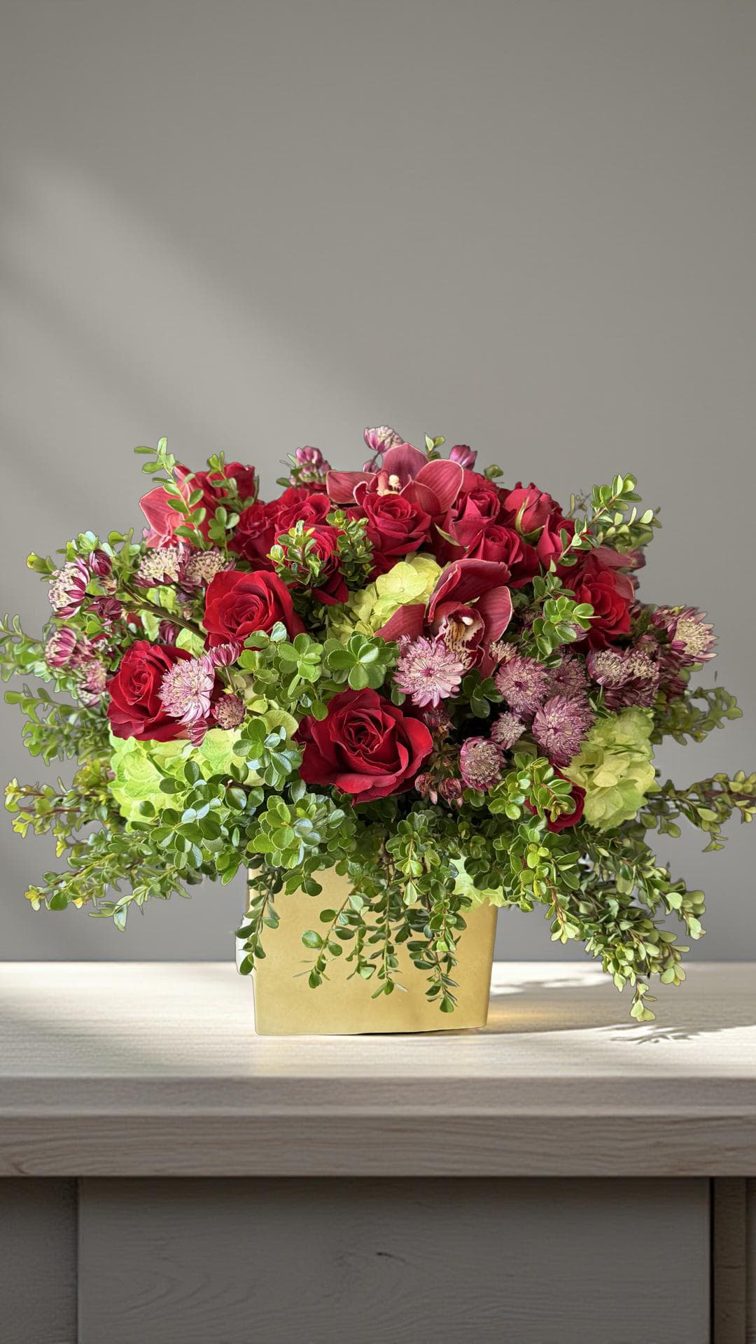 Warmness  - It give that Cozy Vibe ,bring that warmness with the color combination of the flowers .