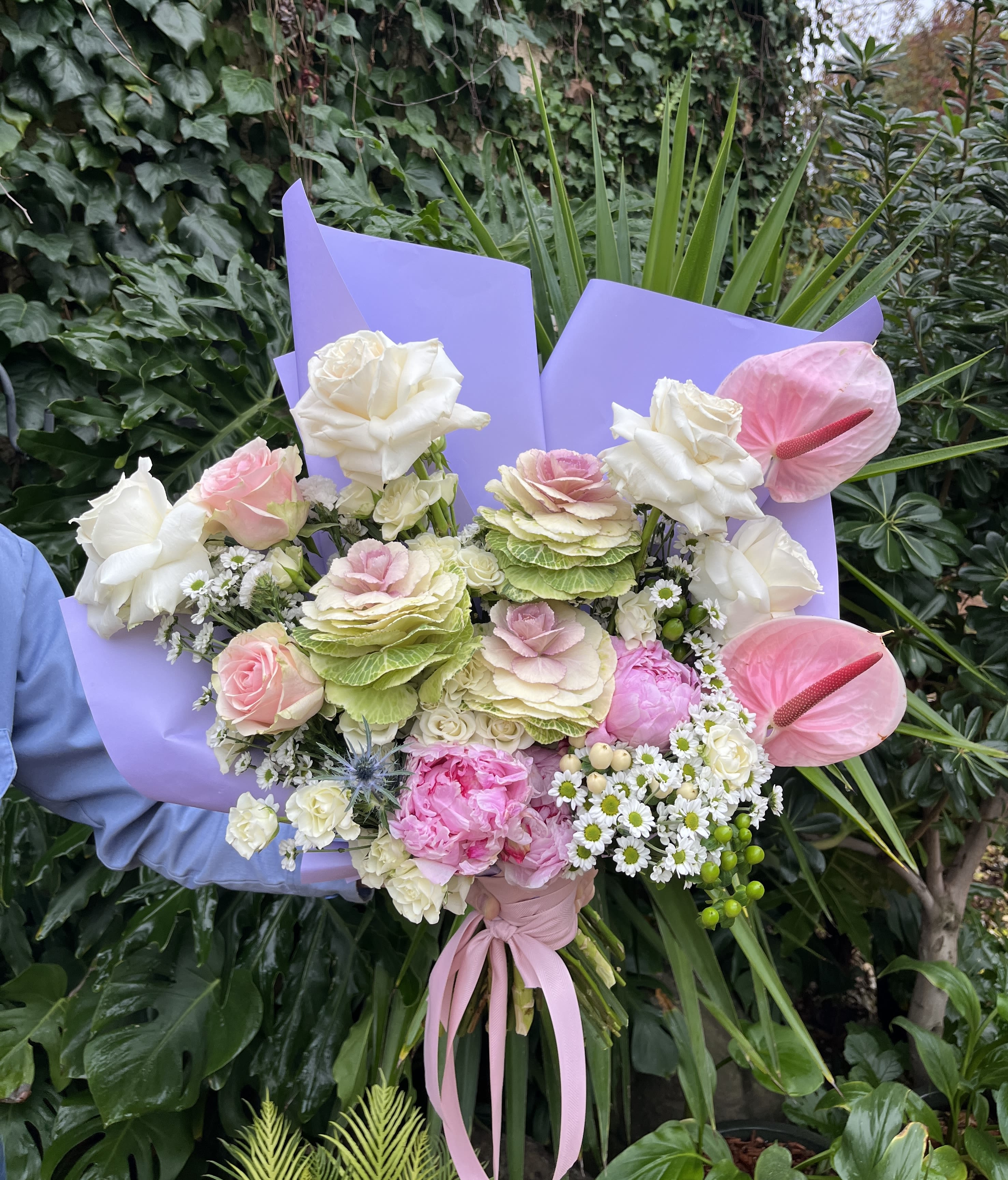 Romantic  - Fresh flower hand - held bouquet. 