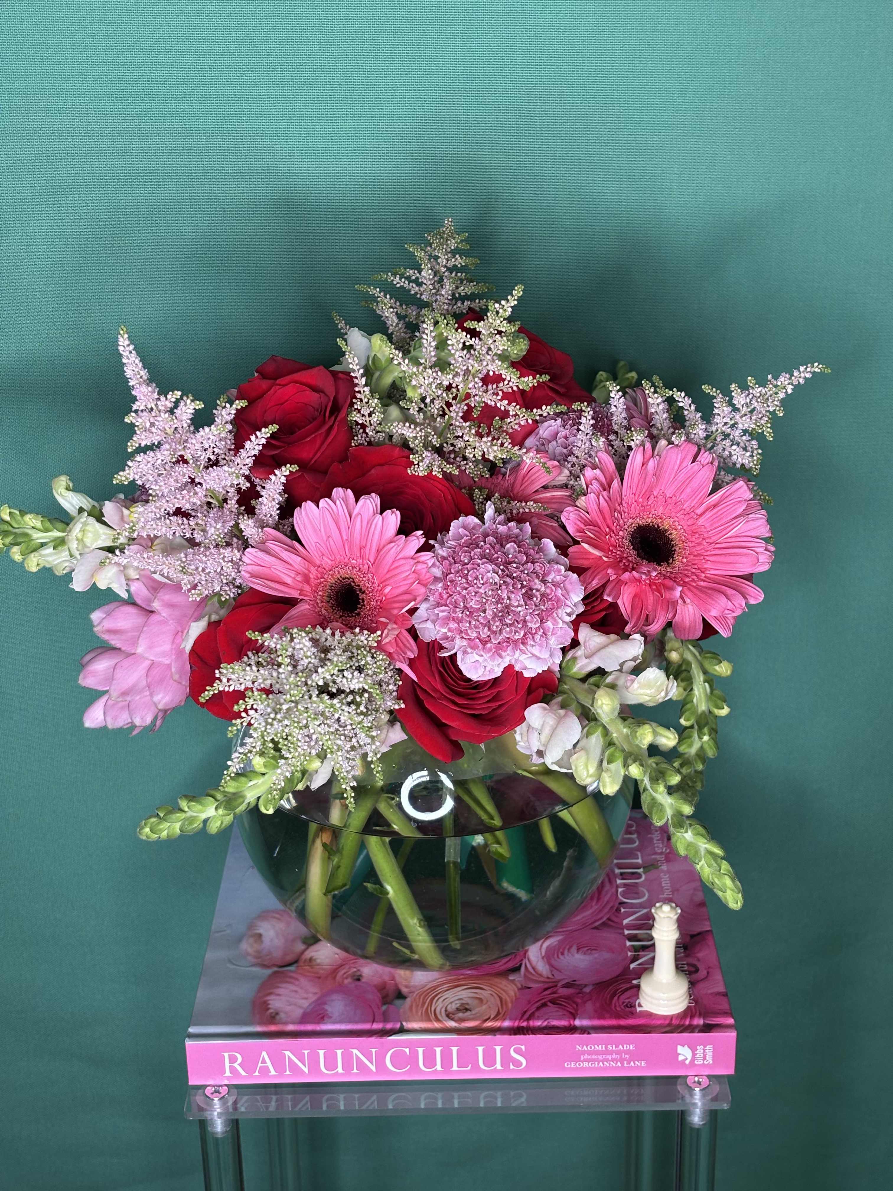 Happiness. - Medium bubble ball filled with pink and red flowers, you won't fail with this great detail.