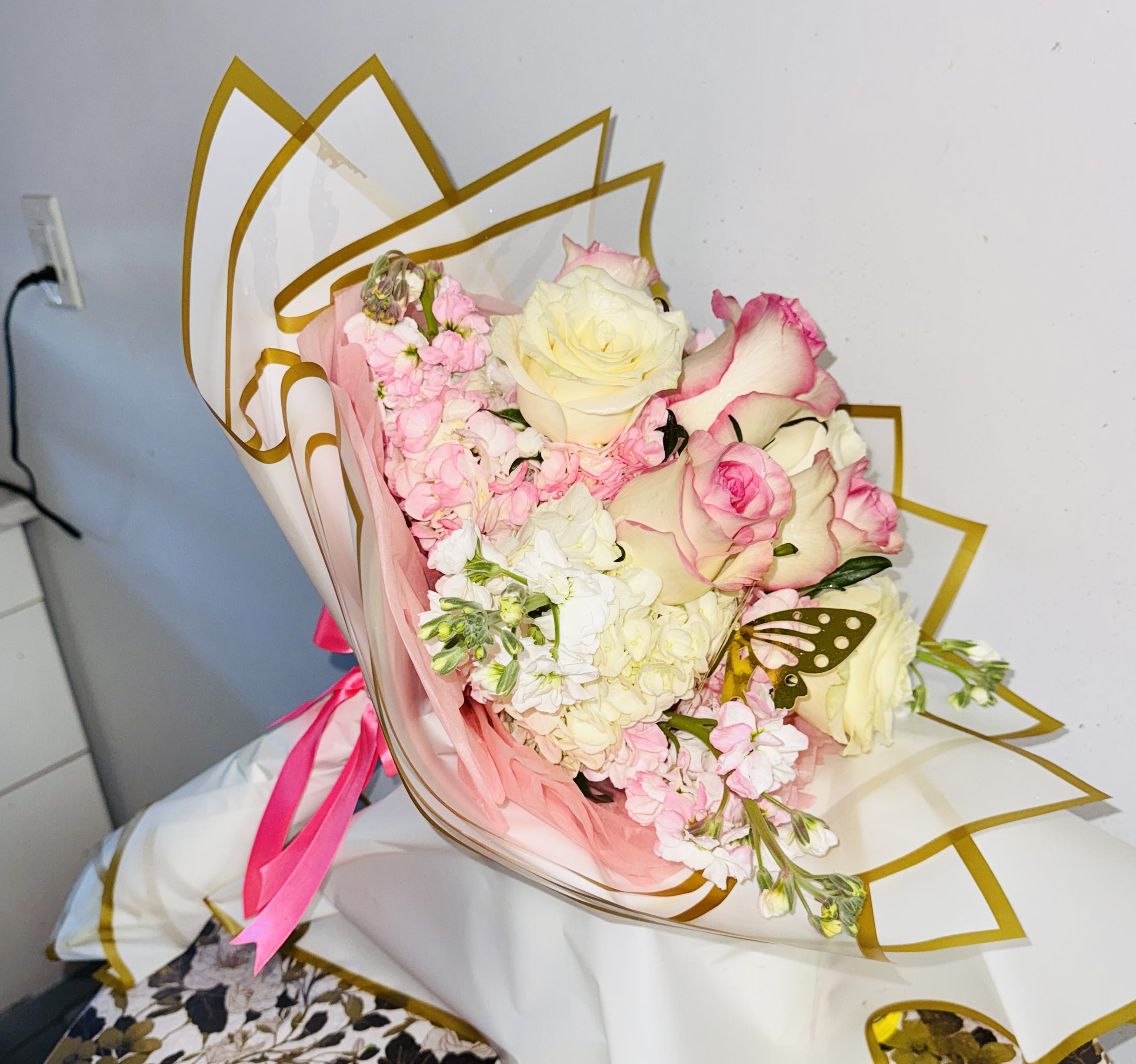 Susurros de Flor - At Susurros de Flor, each bouquet is a visual caress—a whisper of beauty and emotion. We craft arrangements that speak in soft tones, delicate petals, and enchanting details. Our flowers don’t just decorate—they whisper love, tenderness, and unforgettable moments.