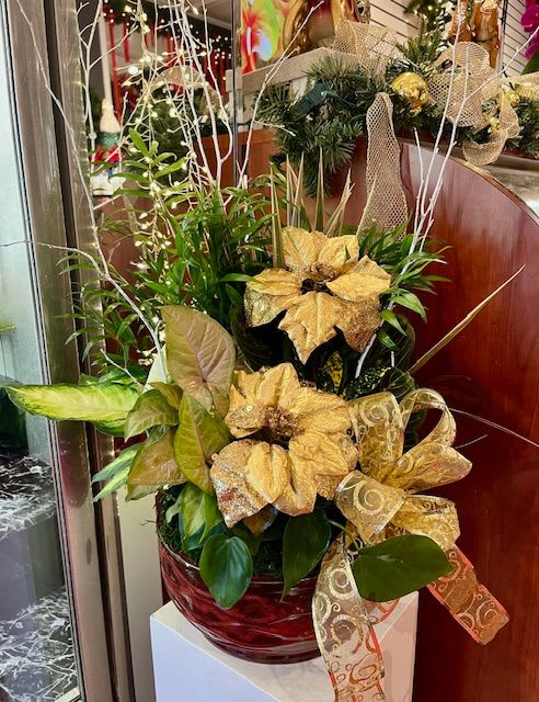 FESTIVE DISH GARDEN - A large dish garden in a ceramic planter all dressed up for the holidays!