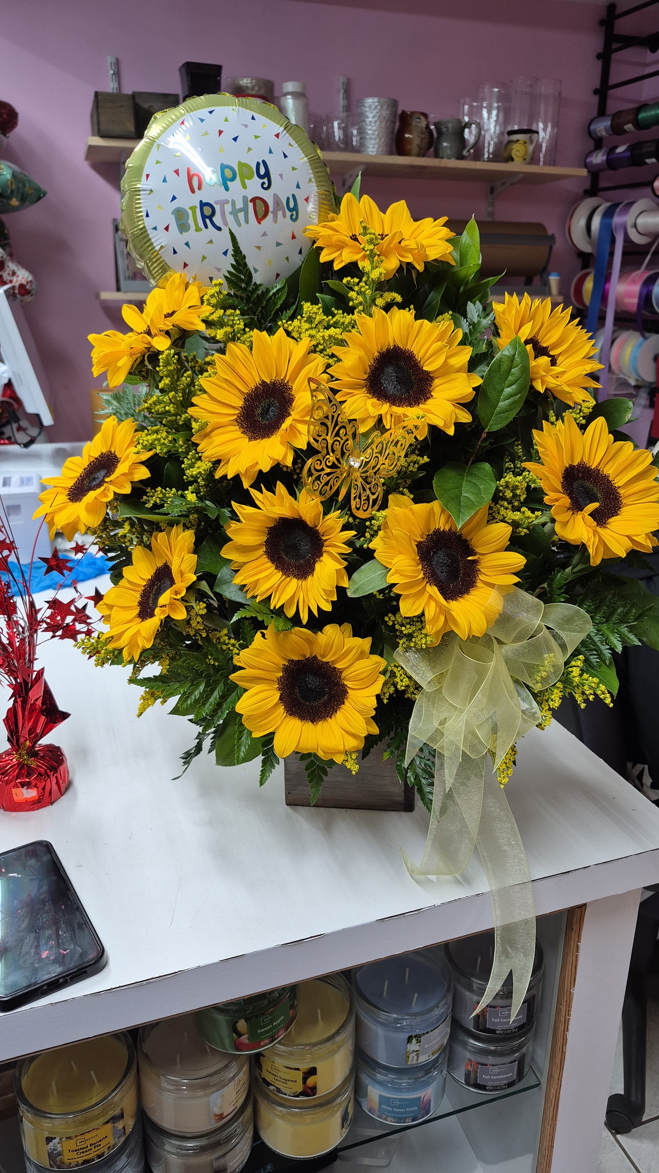 sunflowers - Sunflower arrangement in a sunflower-shaped base