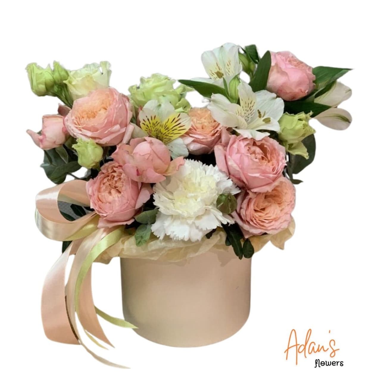 Special - Elegant flower box featuring a beautiful assortment of fresh flowers, carefully arranged to create a stylish and modern presentation. Perfect for gifting on any special occasion