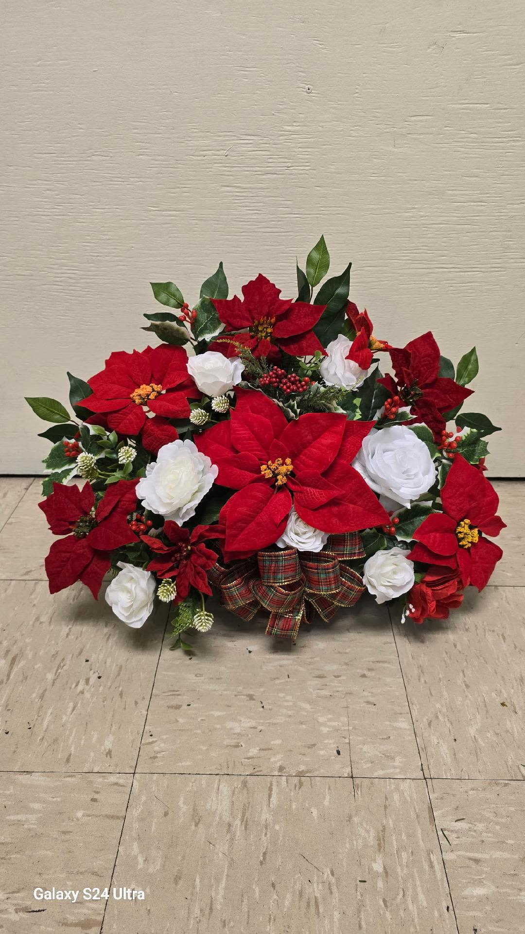 [TT-ARLSILKXP]  SILK CHRISTMAS CEMETERY CENTERPIECE - PREMIUM - SILK CHRISTMAS CEMETERY CENTERPIECE - PREMIUM