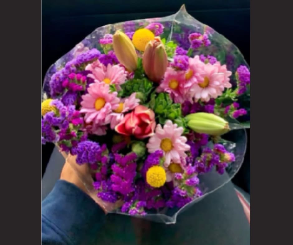 Purple  Rose - Beautiful mixed bouquet of purple roses, perfect for expressing elegance and love for any special occasion.