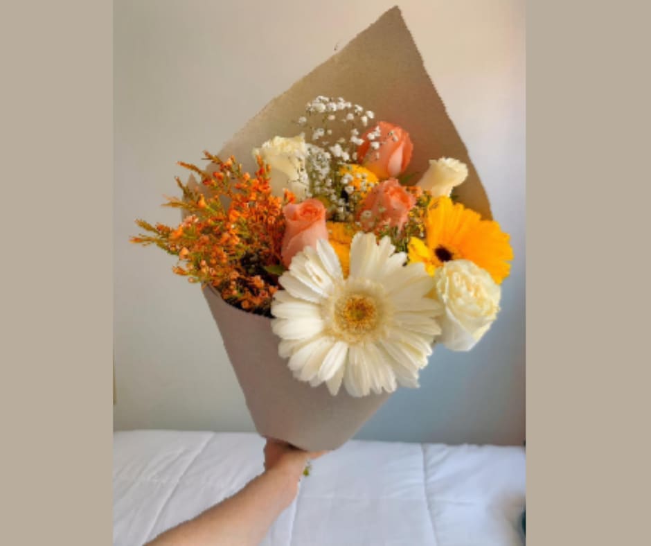 Sweet Orange Rose - Beautiful bouquet featuring a mix of flowers in white, peach, and yellow tones, perfect for conveying freshness, joy, and elegance for any special occasion. 