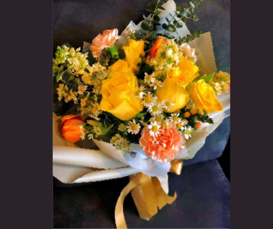 Wonderful Rose - Beautiful bouquet of mixed yellow flowers, perfect for conveying joy, energy, and warm wishes for any special occasion.