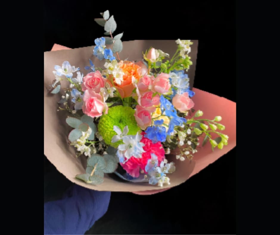 mix Rose - Beautiful colorful bouquet with various types of fresh flowers, perfect for bringing joy and vibrance to any special occasion. 