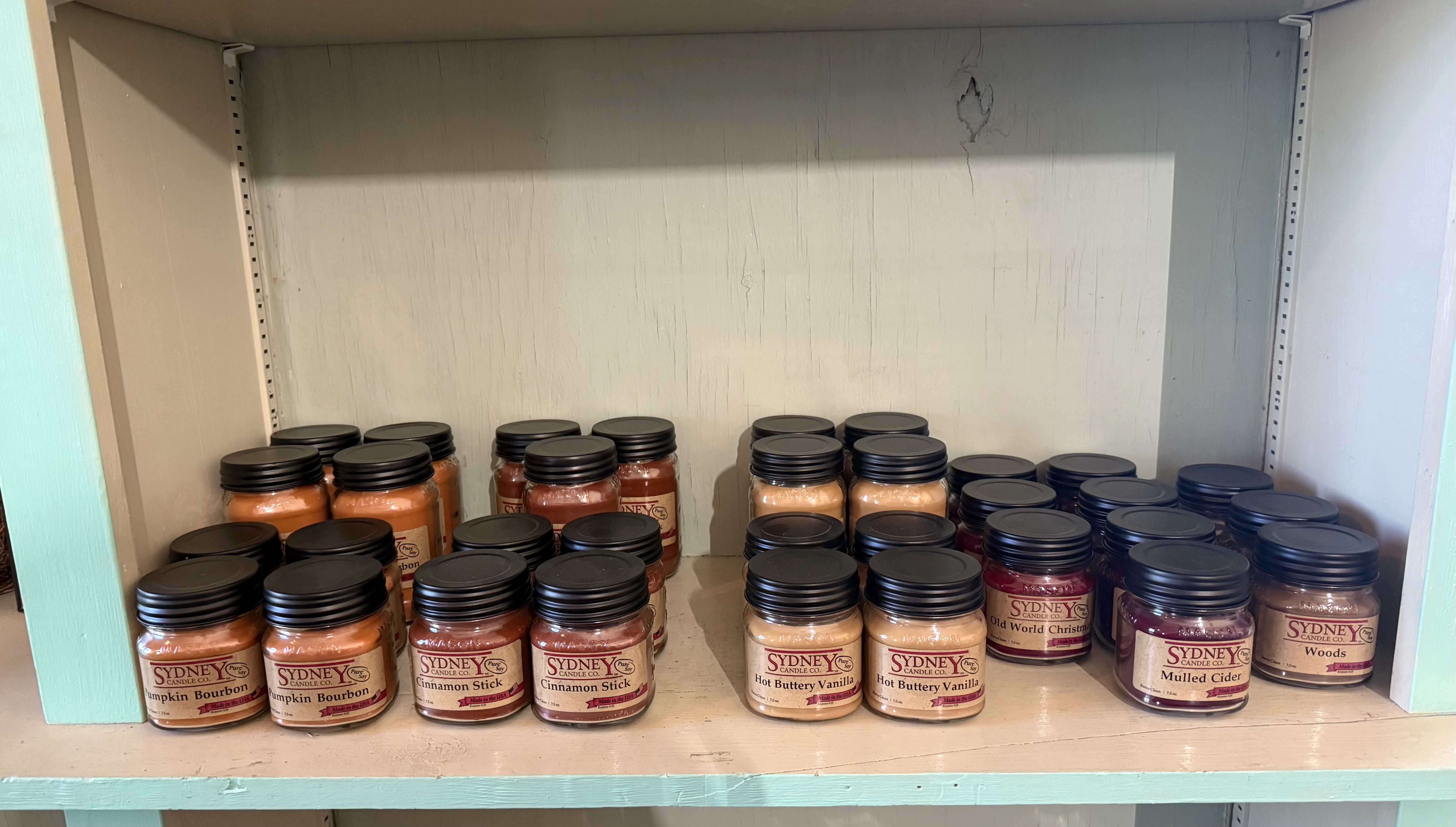 Sydney Candle 15.55oz - Available Flavors: Pumpkin Bourbon, Cinnamon Stick and Hot Buttery Vanilla 