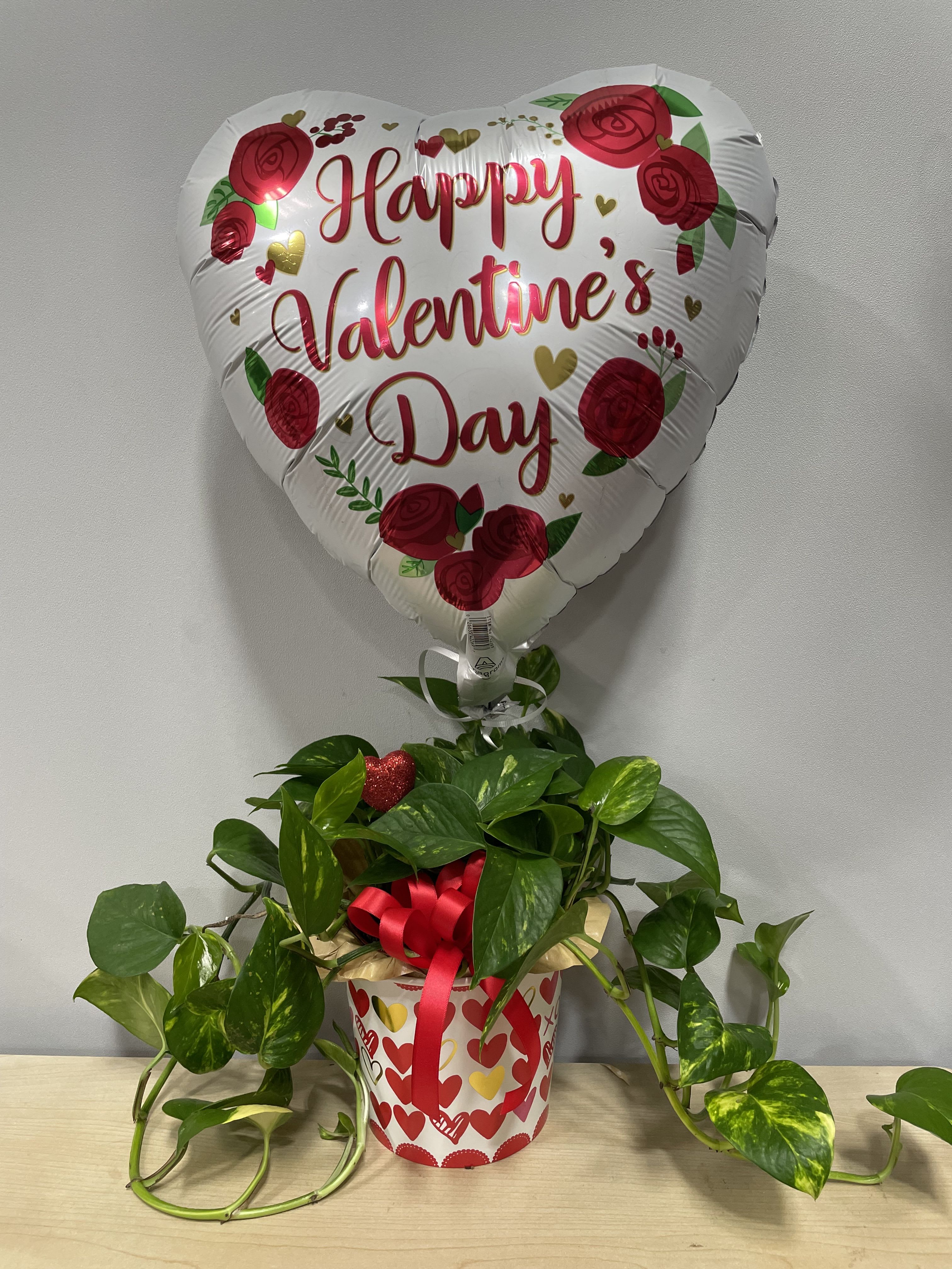 Valentine Hearts Planter - As shown 