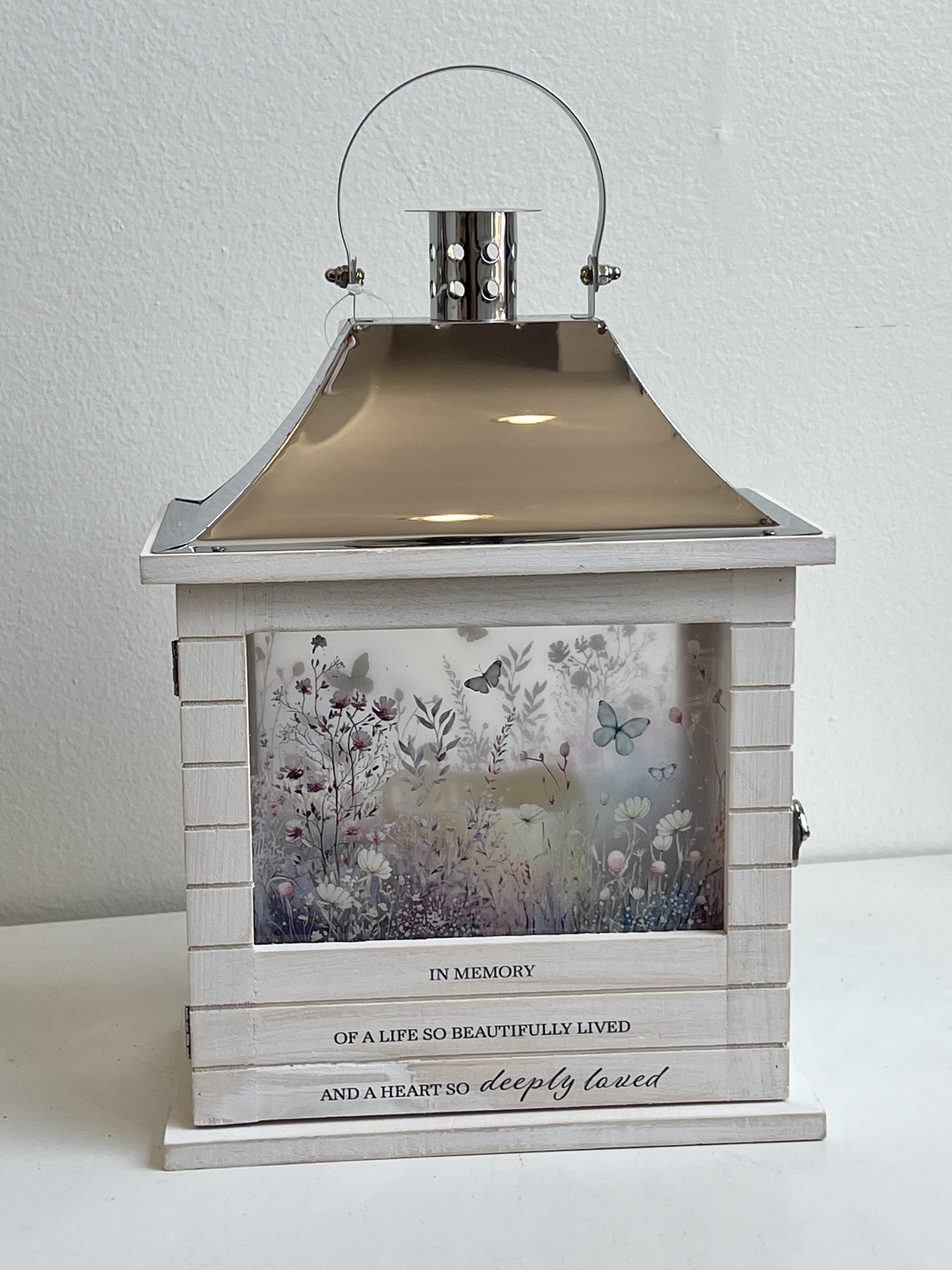 SYM-17 - White Slat Memorial Lantern Which Says "In Memory of a Life so Beautifully Loved and a Heart so Deeply Loved.  Lantern includes batteries.  