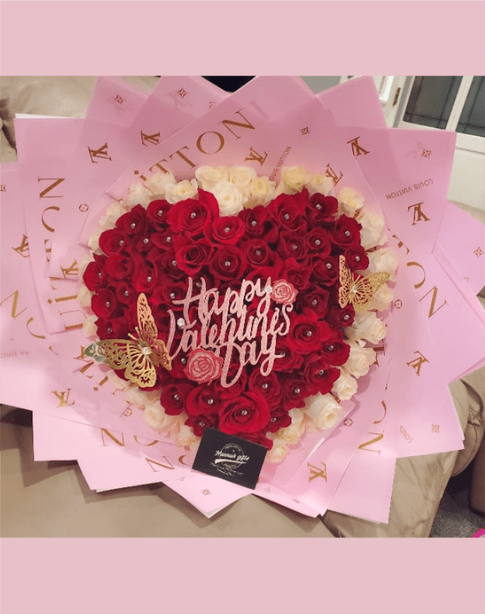 Ramo buchon especial for valentines day - Beautifull ramo buchon heart white roses and red roses 