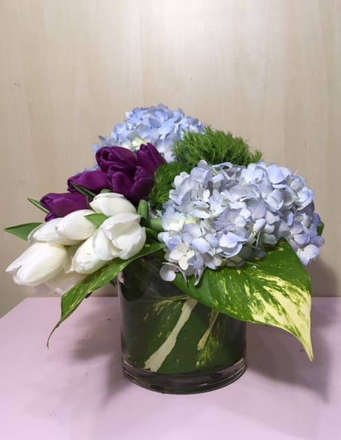 Small and cute - purple  &amp; white Tulips , Hydrangeas in cylinder glass vase 