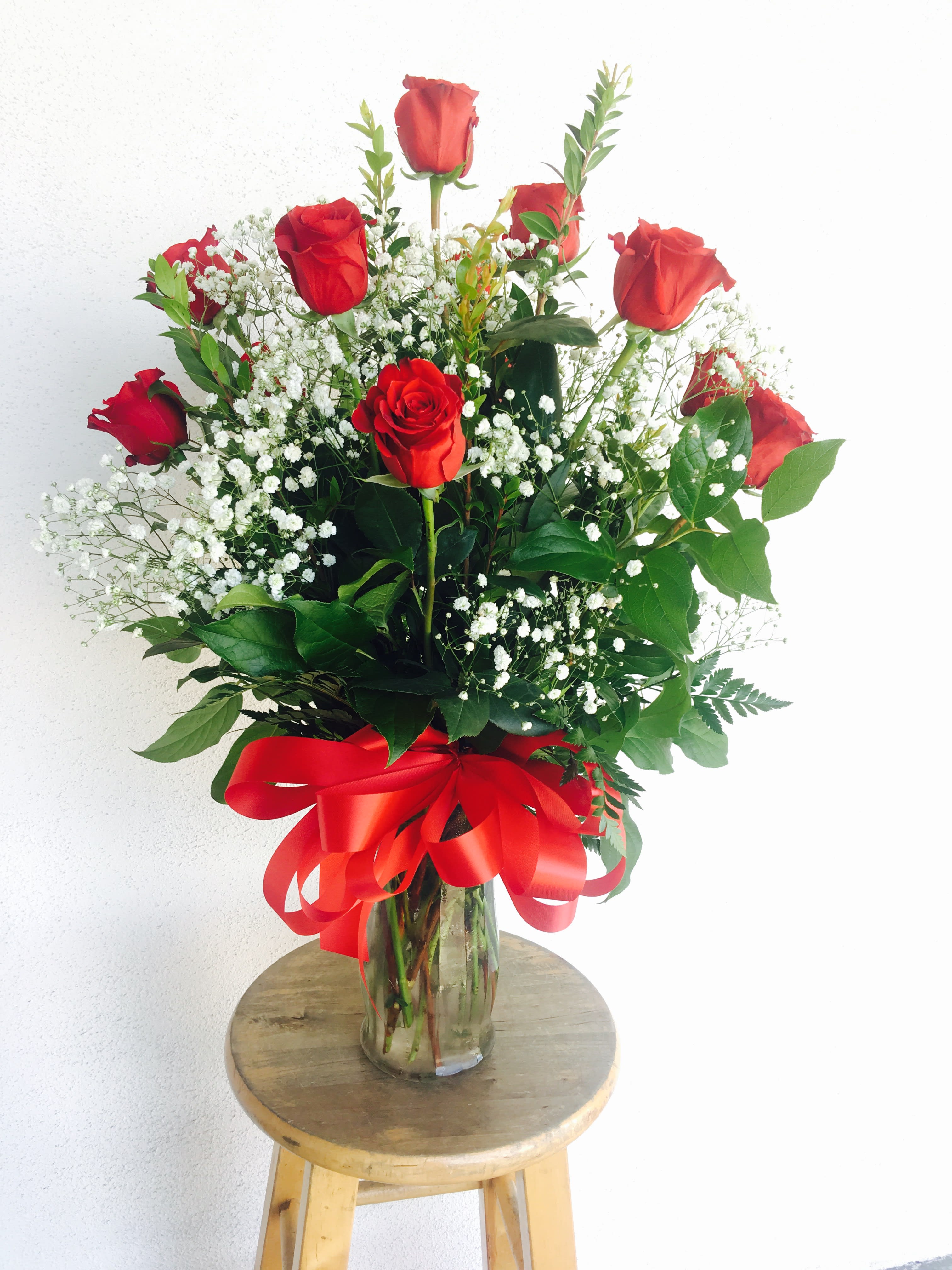 Romantic Red - For classic romance, a dozen red roses is always the perfect choice.
