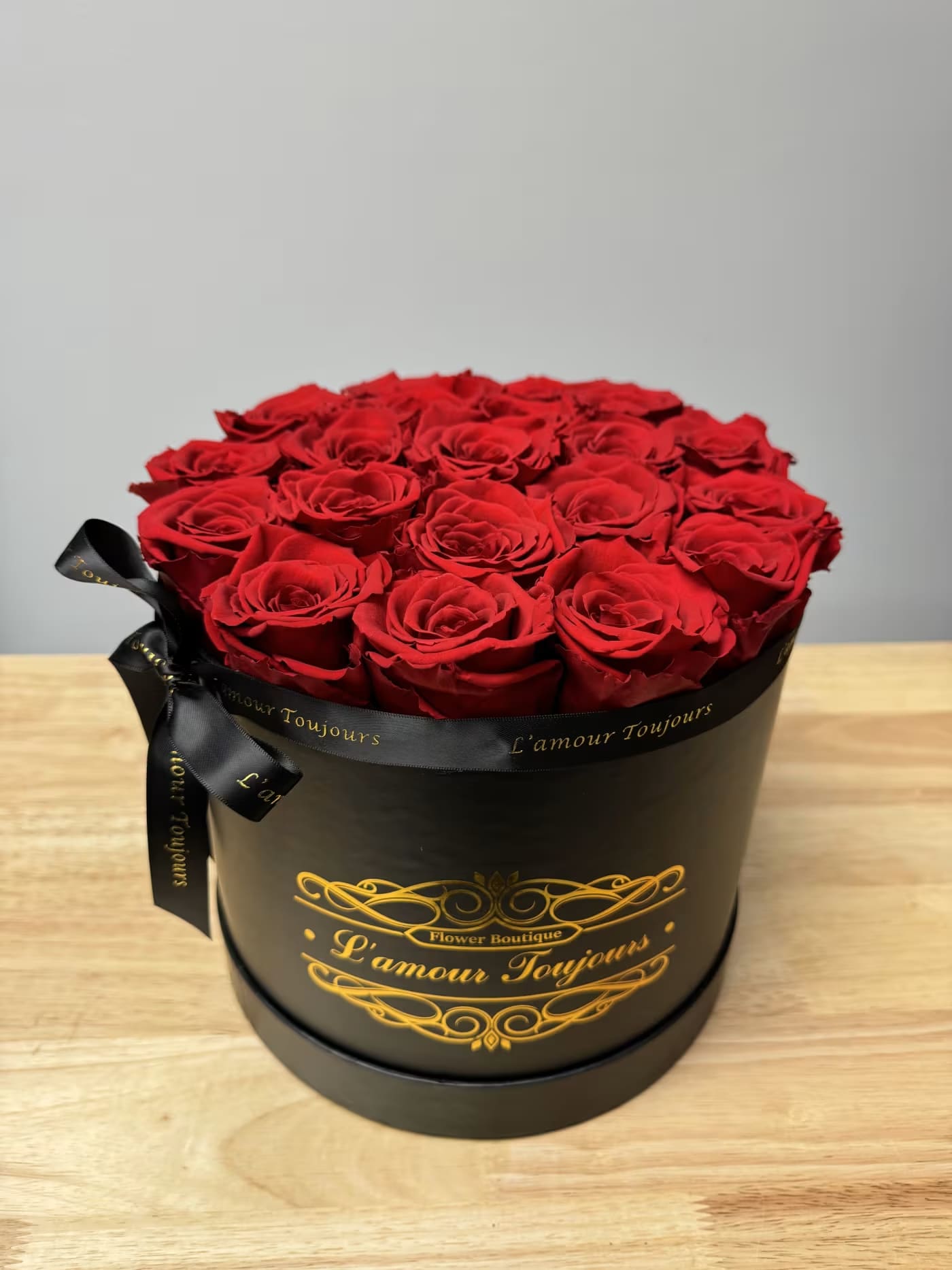 Everlasting Red Signature Box - Real Roses that last up to 3 years -  • Everlasting roses are preserved real roses that last up to 3 years! By treating fresh roses with a unique method these roses become long lasting and keep their natural beauty, structure and softness. • Make a statement with our exquisite Ecuadorian real roses that bring uniqueness and sophistication to life. • Send stunning roses to your loved ones, a wife, a husband, a parent or a friend to let them know you remembered their special day. • Zero maintenance required: Everlasting roses hold tenderness and a natural fresh look, with no maintenance required.