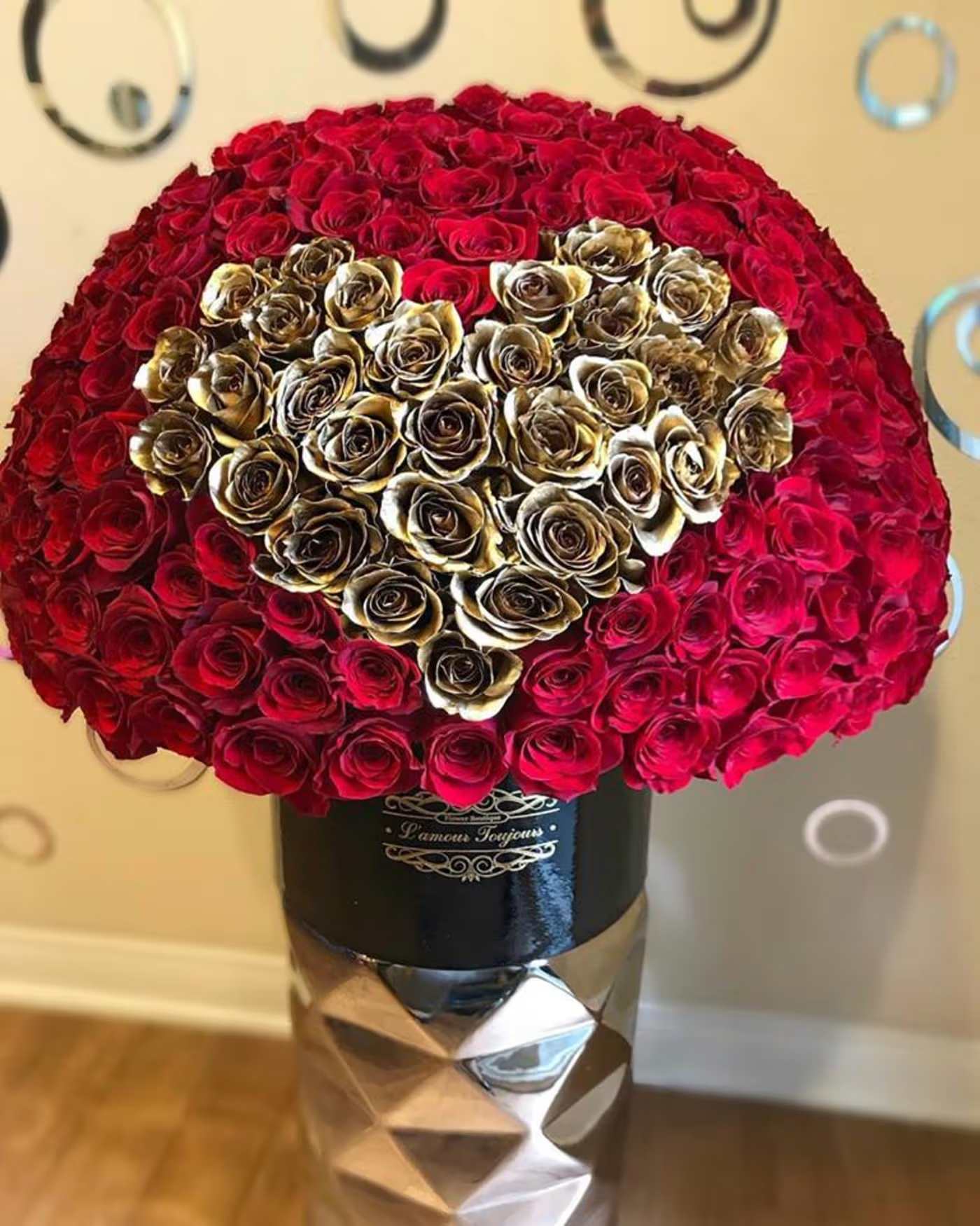The Heart of Gold Signature Box II - Coto De Caza Same Day Flower Delivery - 150 Premium Red Roses with a Heart of Gold Roses