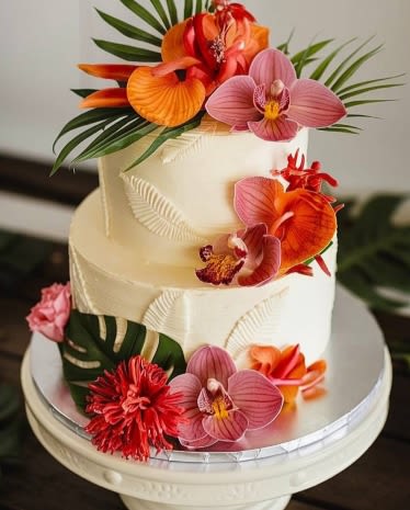 Lindsey &amp; Dustin Cake Flowers - taking our lead from the bouquet - flowers will be arranged for placement on the cake