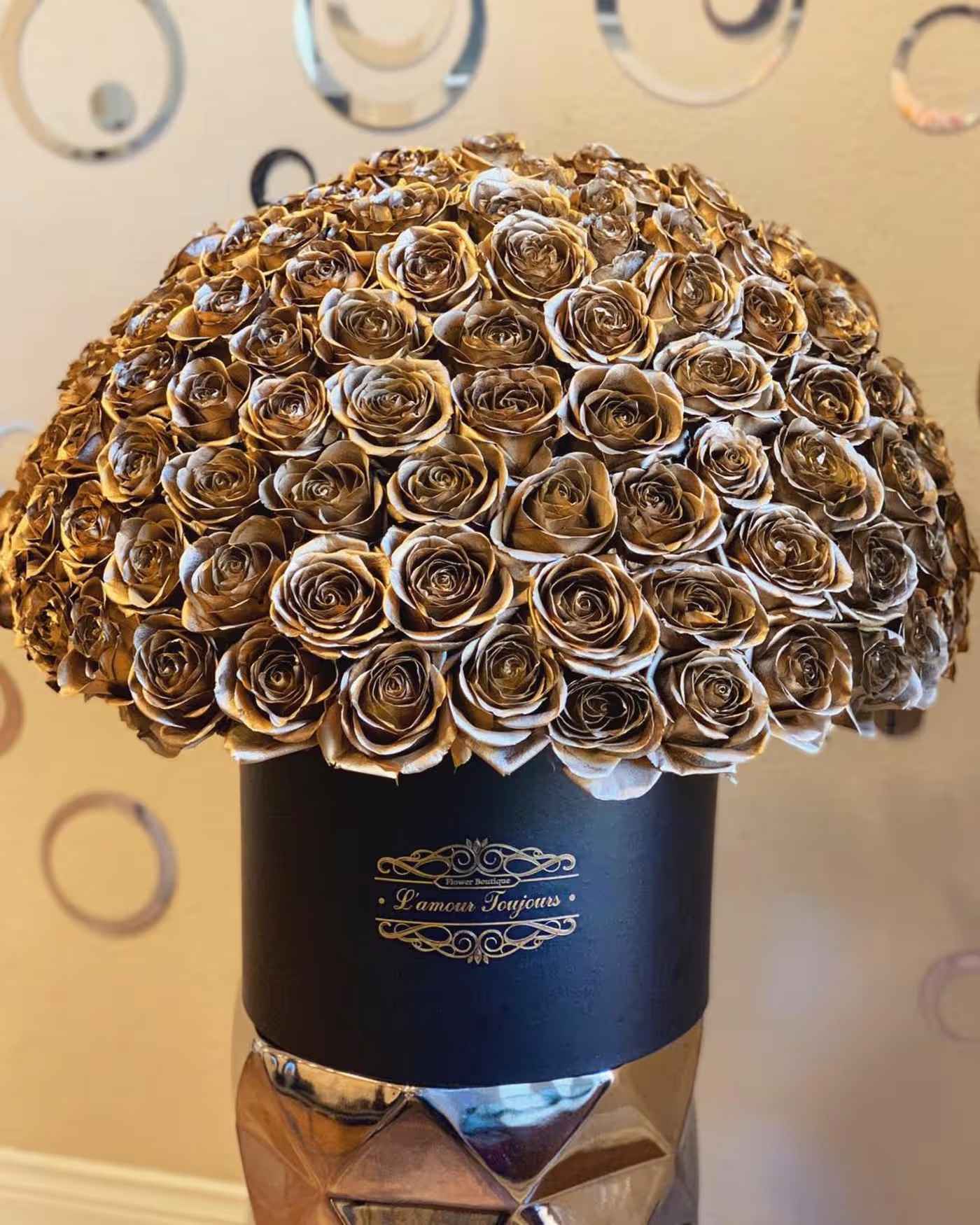 Everlasting Gold Signature Box - 100 Premium Gold Everlasting roses. Everlasting roses are real roses preserved to last over three years. 