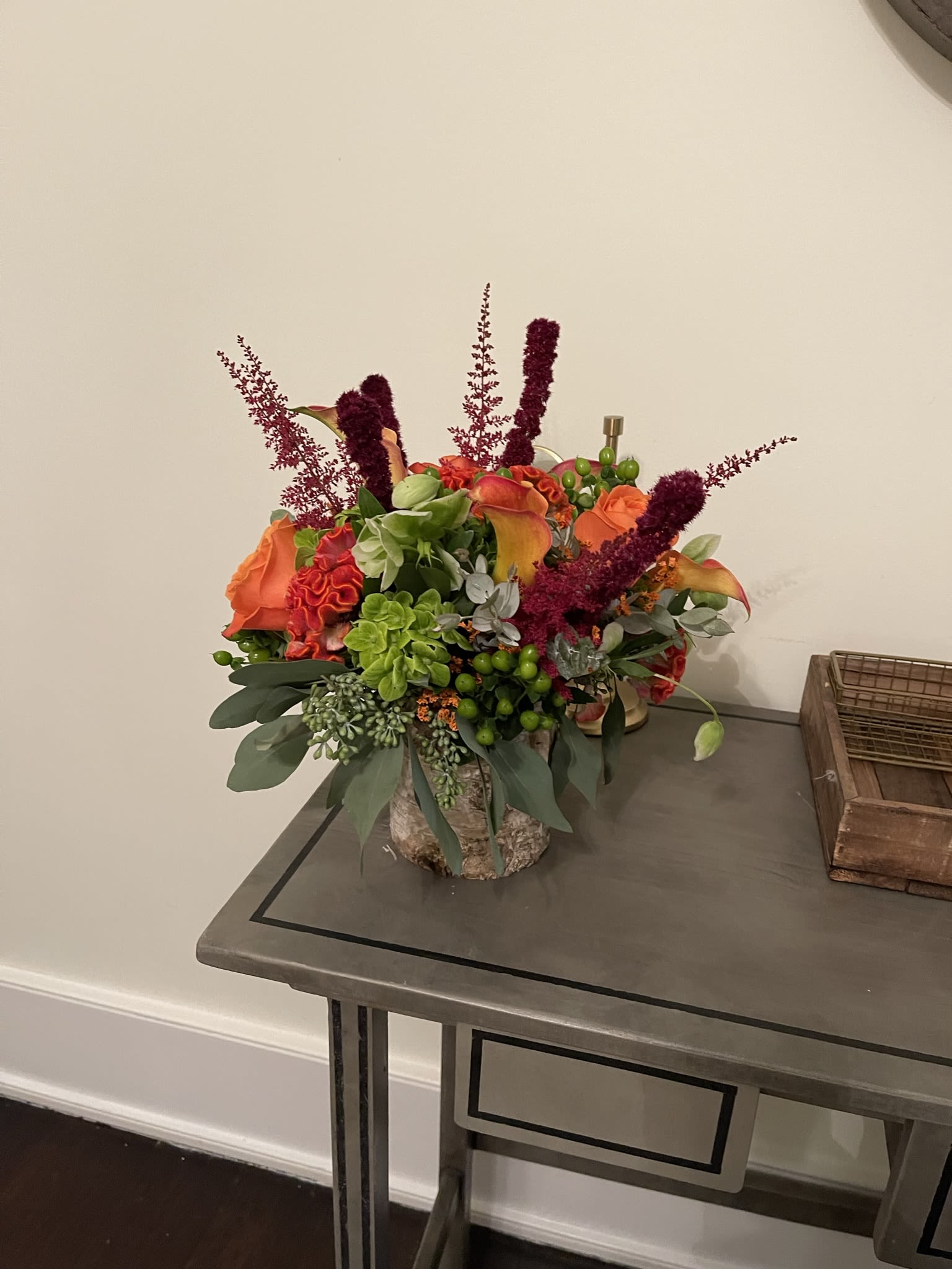 Fall leaves in The Hamptons Trails - Fall leaves in The Hamptons Trails is customized for your perfect someone who enjoys spending time outdoors with that rustic feel of nature.    Our top selling Fall item is arranged in a glass vase with locally hand picked flowers of hydrangeas, roses, mini Cala Lillies, and berries.