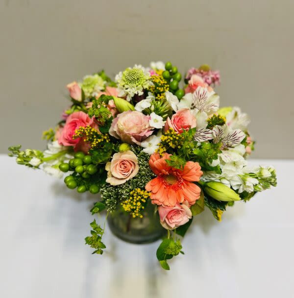 Vibrant English Garden - Note: Due to seasonality and availability, we may at times need to substitute some floral components in your arrangement. Should this occur, be assured that your substitutions will be of equal or greater value. Mahalo!