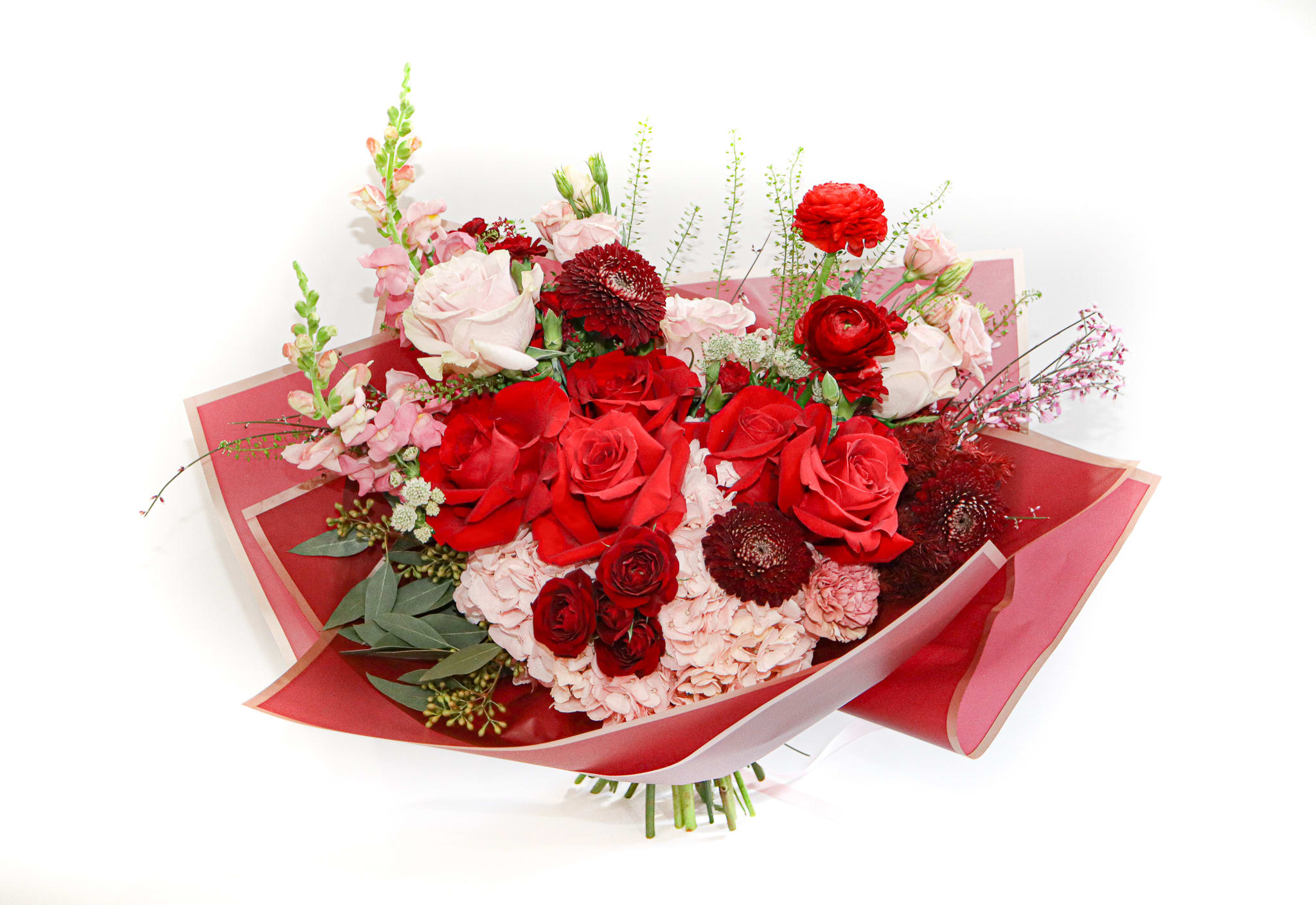 Desire  - Presenting you our hand tied bouquets collection, we describe Desire to be romantic and sweet perfect to impress your loved one. 