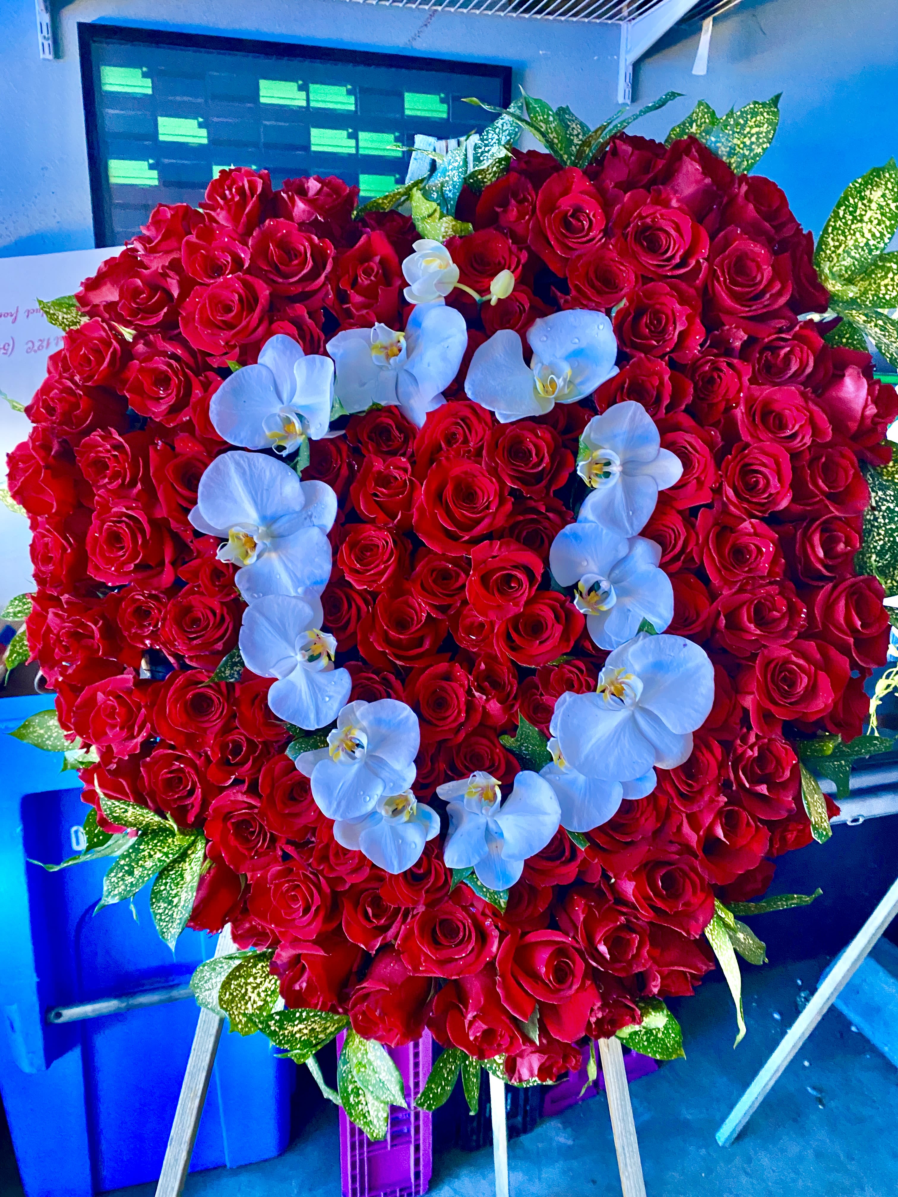 Heart - Large size hard with red roses
