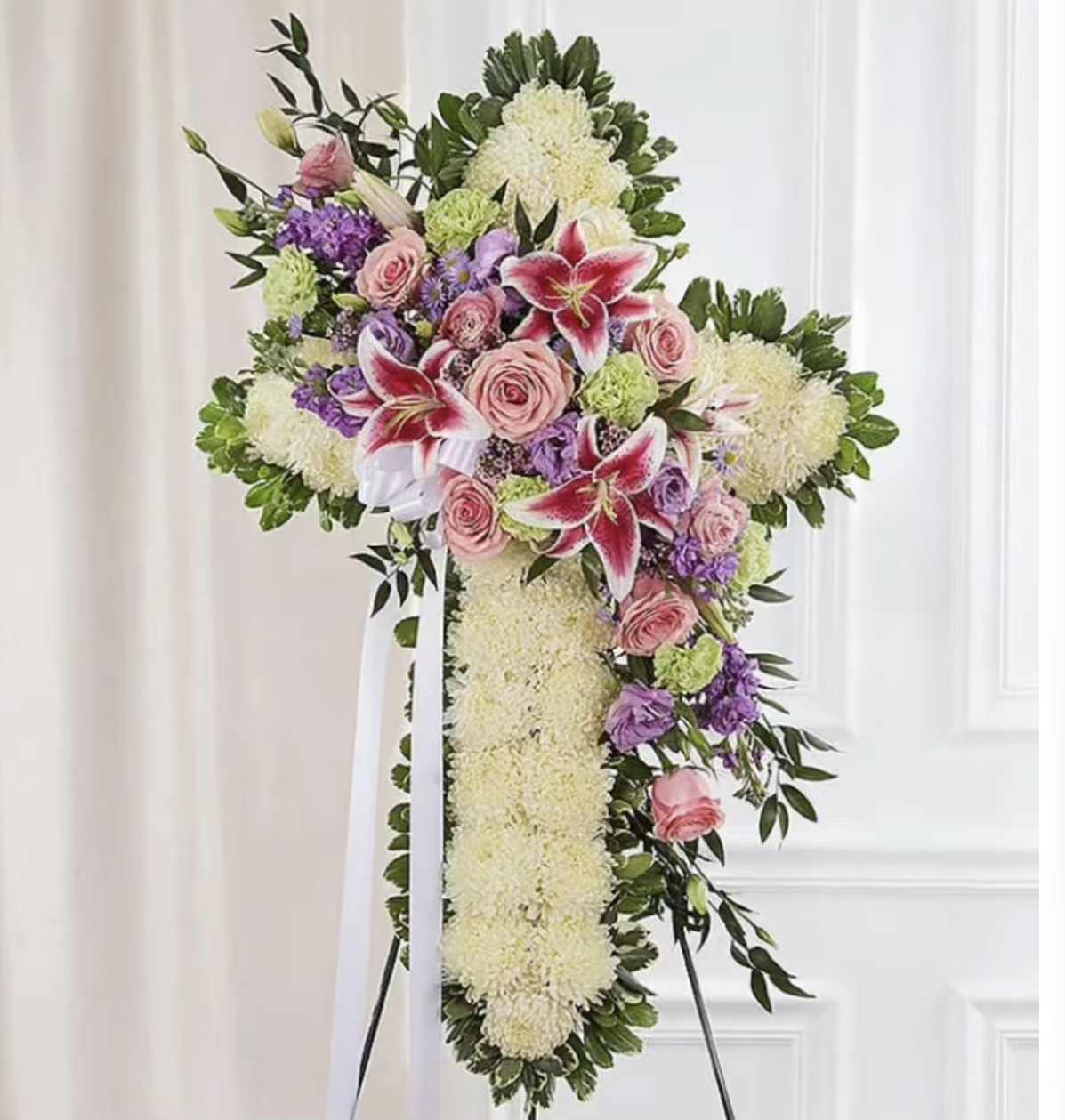 White and Purple Cross - White disbud flowers with pink roses and pink lilies. 
