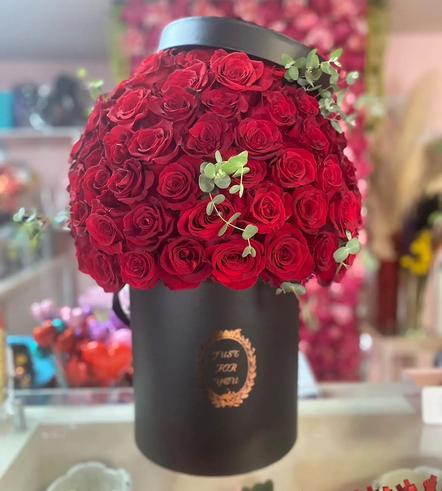 100 Roses Flower Box - 100 Red Ecuadorian Roses
