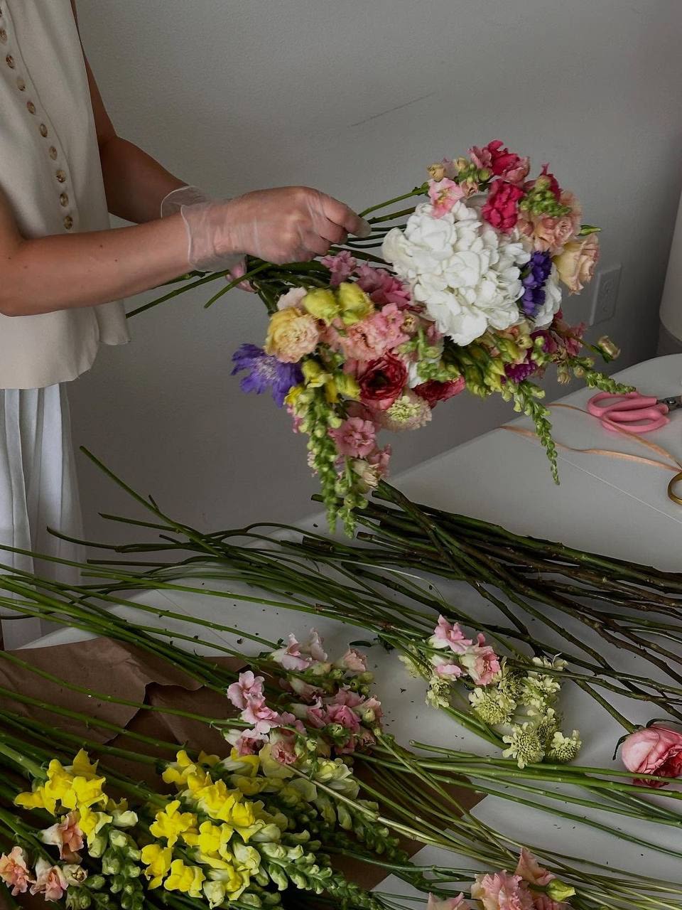 Designer’s Choice ceramic Vase with flowers - Designer’s Choice ceramic Vase with flowers  Trust our professional florists to create a unique bouquet tailored to your preferences and mood! Using only the freshest flowers, we craft a stylish arrangement that stands out.  How it works:  • Our florist designs the bouquet based on the latest trends and their creative vision.  • You can specify your preferred color scheme and any flowers you’d like to exclude.  • Every bouquet is crafted with care and attention to detail to surprise and delight.  The perfect choice for those who appreciate exclusivity and beauty!