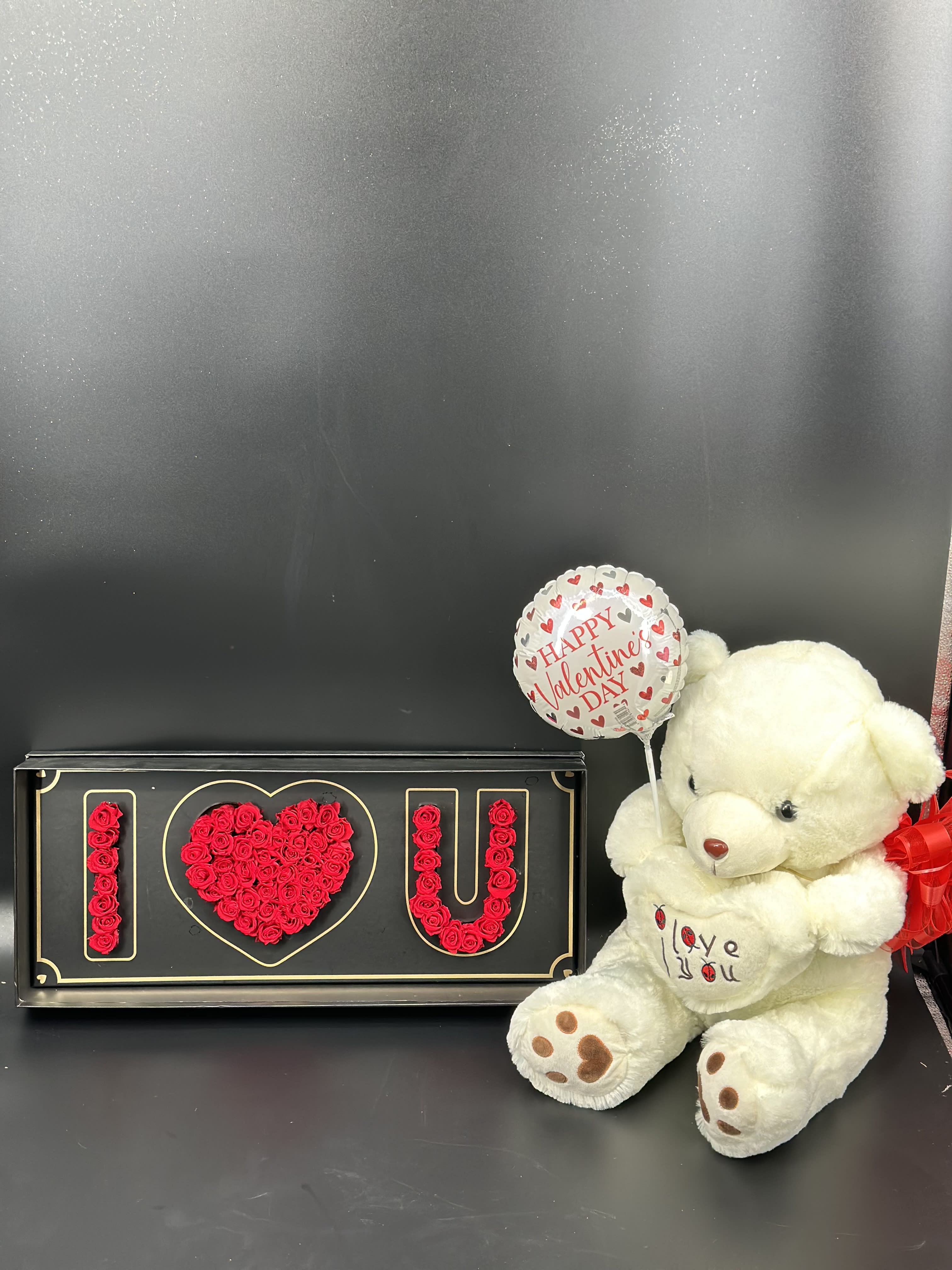 Forever Yours-Luxury Preserved Roses  - A bold declaration of love .I LOVE ️ YOU -Forever Roses Statement Box transforms preserved roses in to a modern work of art. This striking design features all natural preserved roses ,meticulously arranged to spell I ️ U , symbolizing passion ,devotion and everlasting connection.