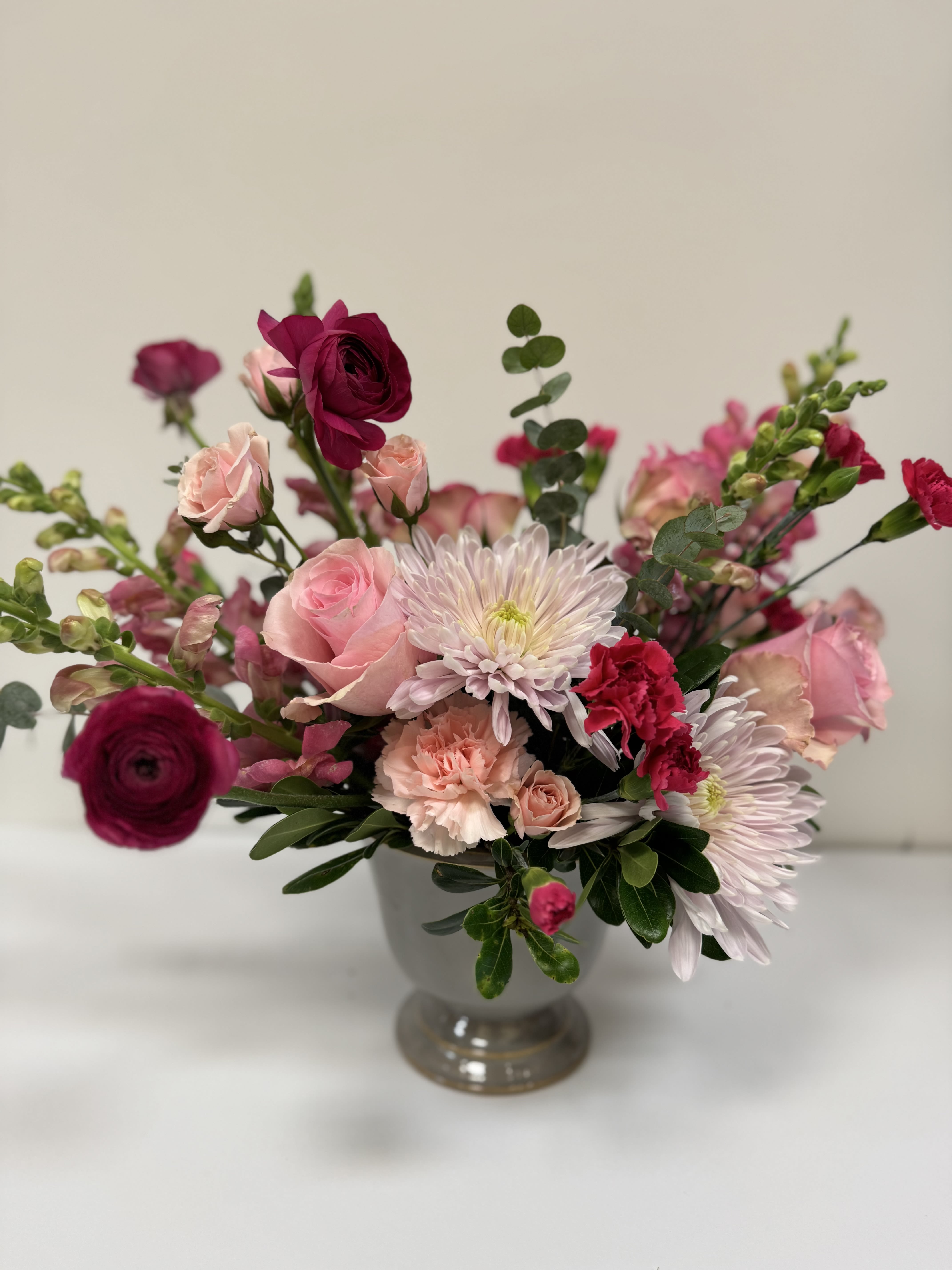 Perfect Valentine - Seasonal mixture of pink and red floral tones . 