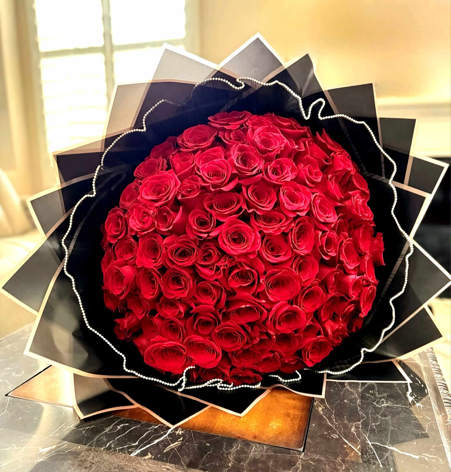 Miss Red - Premium quality lovely red roses that will make you love them.