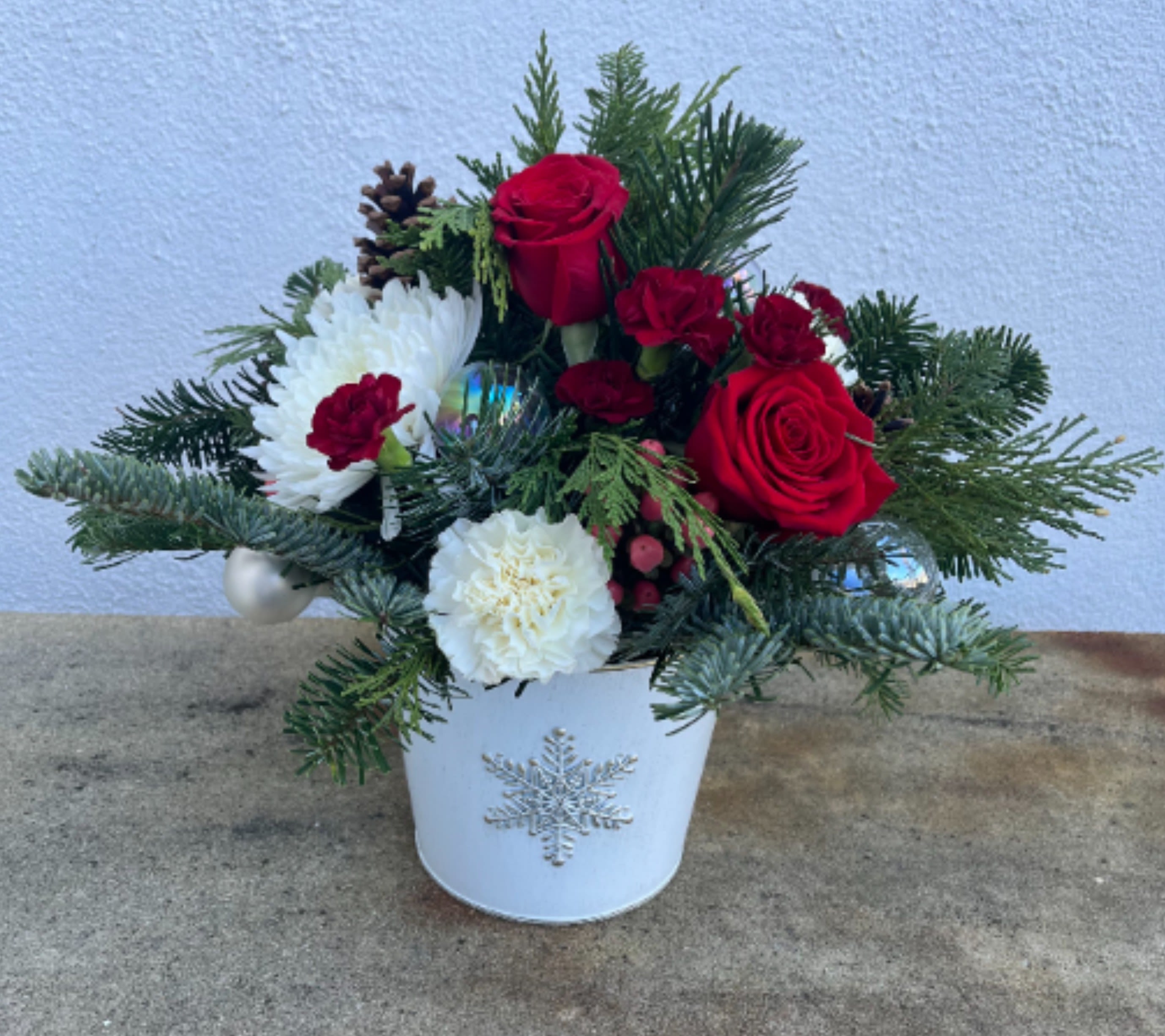 January Floral Design Class Snow and Scarlet - Thursday January, 22 4:30-6