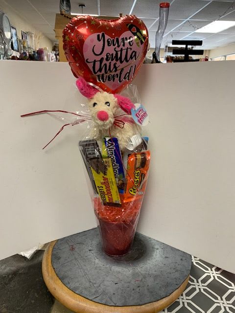 BUCKET FOR OF LOVE - BUCKET WITH CANDY, BEAR &amp; SMALL BALLOON