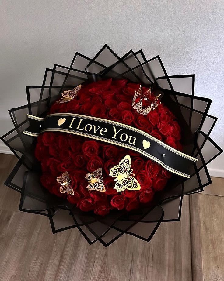 I love u my sweet love ️ ( 85 roses large ) - Ideal for this Valentine's Day, express your love with this beautiful and elegant bouquet consisting of 85 long stems red roses wrapped in black solid paper and decorated with golden butterflies and golden crystal crown, black ribbon with message (I love u) order it today