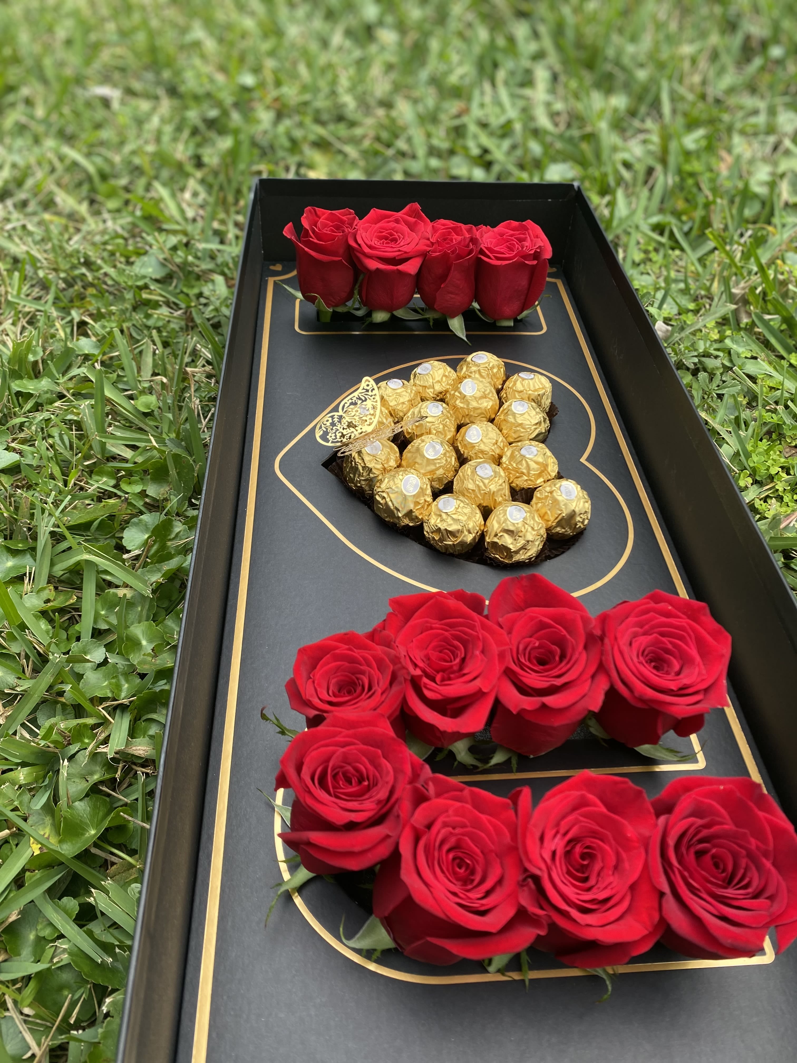 I Love You Box  - Box with roses and heart chocolate