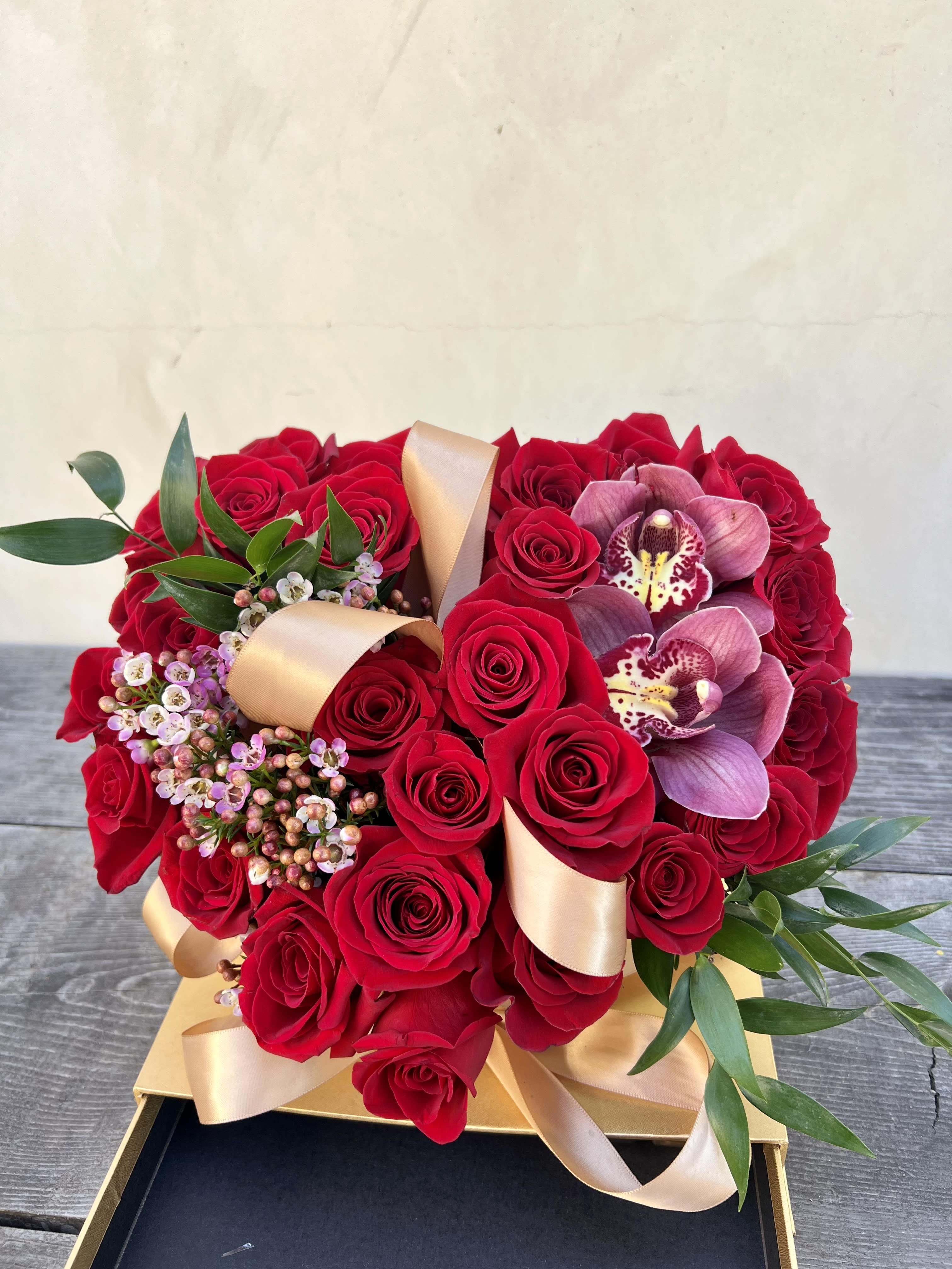 LUXURY AMORE MIO  - Valentines Arrangement Only