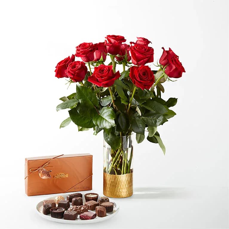 Classic LOVE - The Classic Love Red Rose Bouquet is our ode to love's most timeless flower. Nothing conveys romance quite like this bunch of red roses, the most iconic expression of heartfelt emotion and passion.