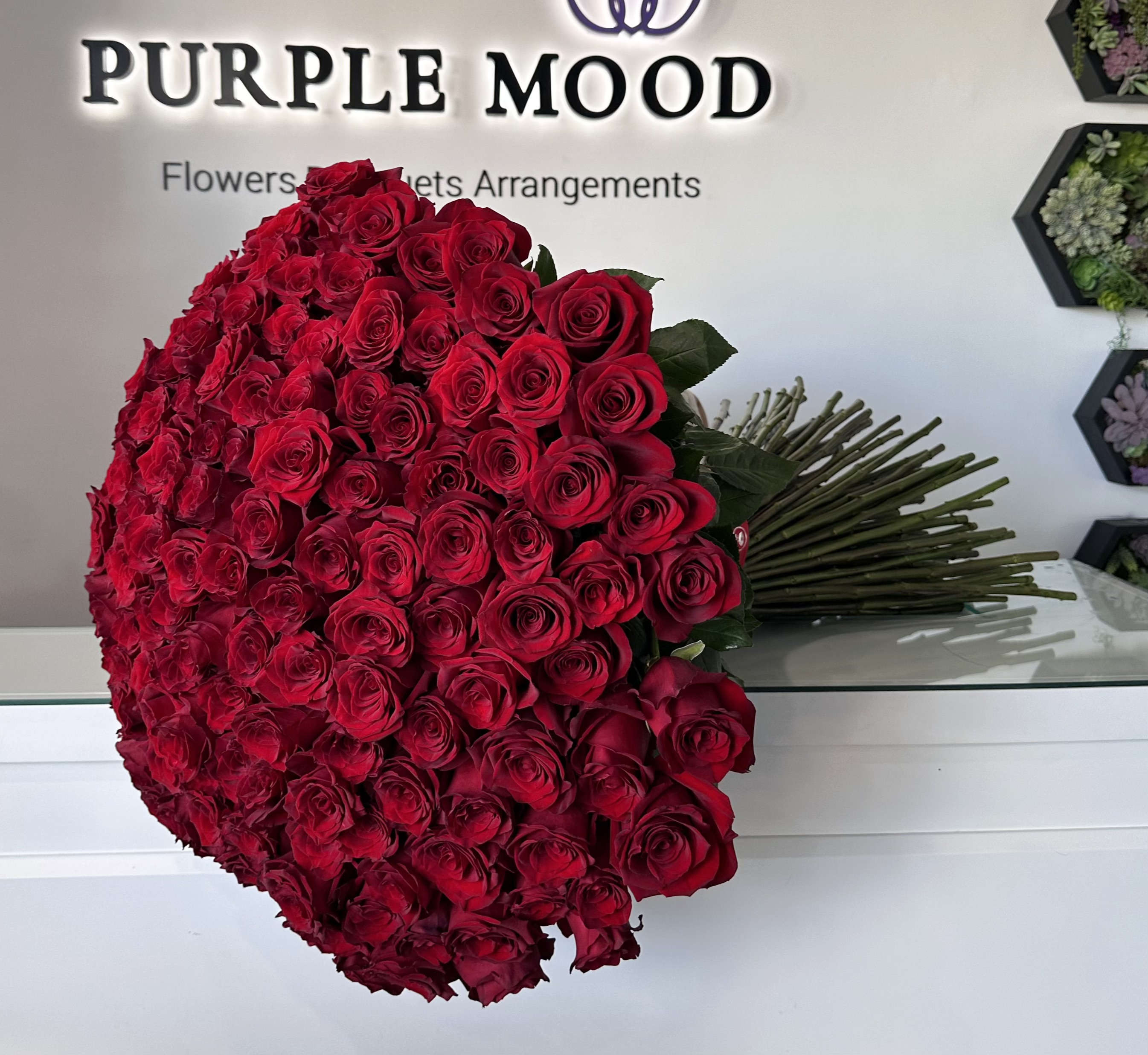 150 Long Stem Red Roses - Bouquet. Vase not included