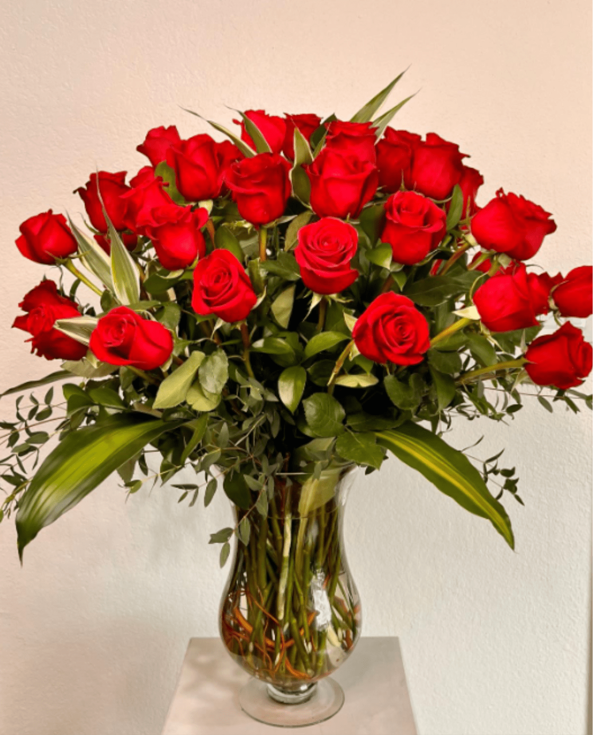 Long stemmed roses deluxe  - The bouquet will be delivered approximately as pictured